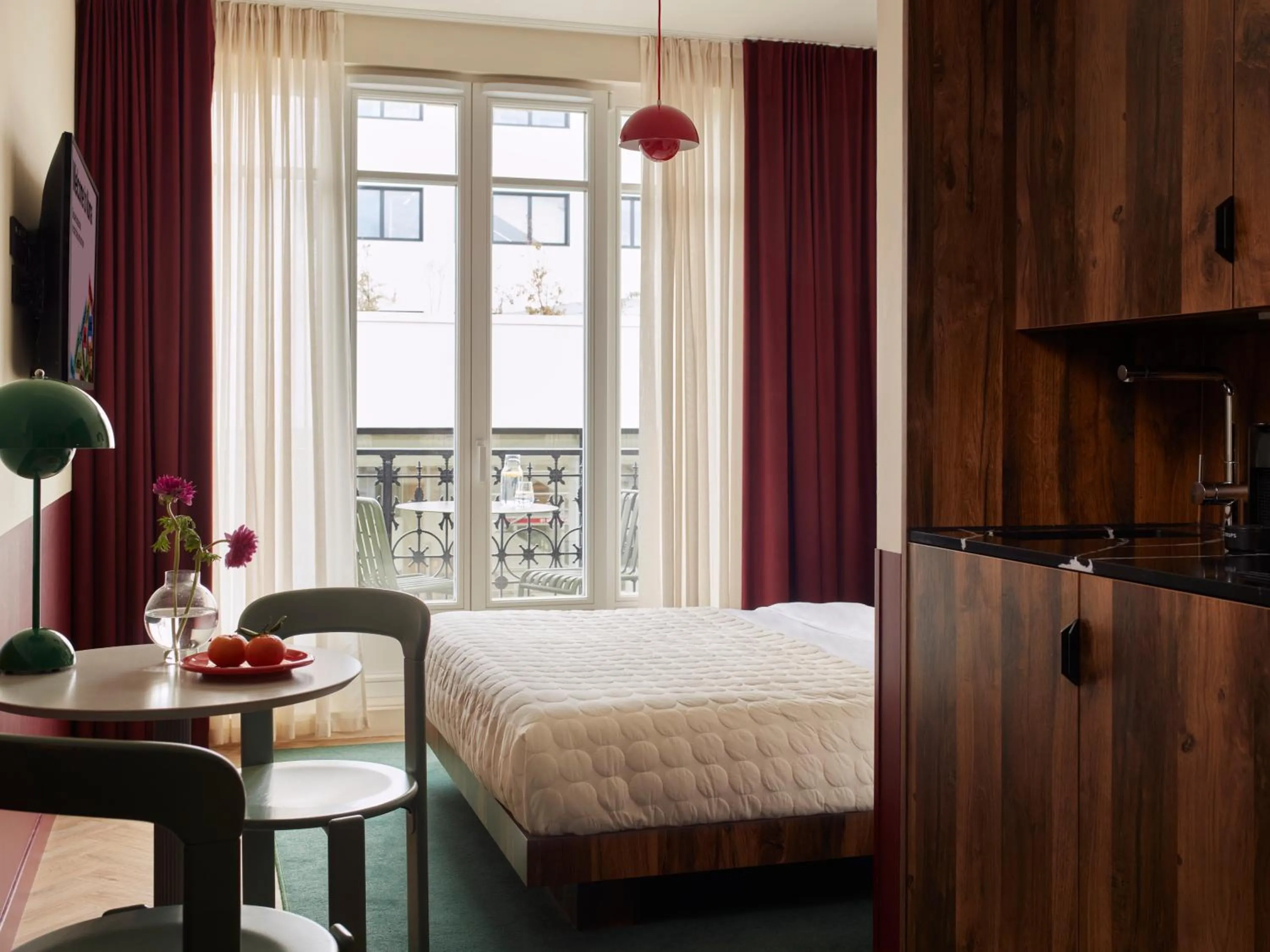 Bed in Numa Paris Champs-Élysées