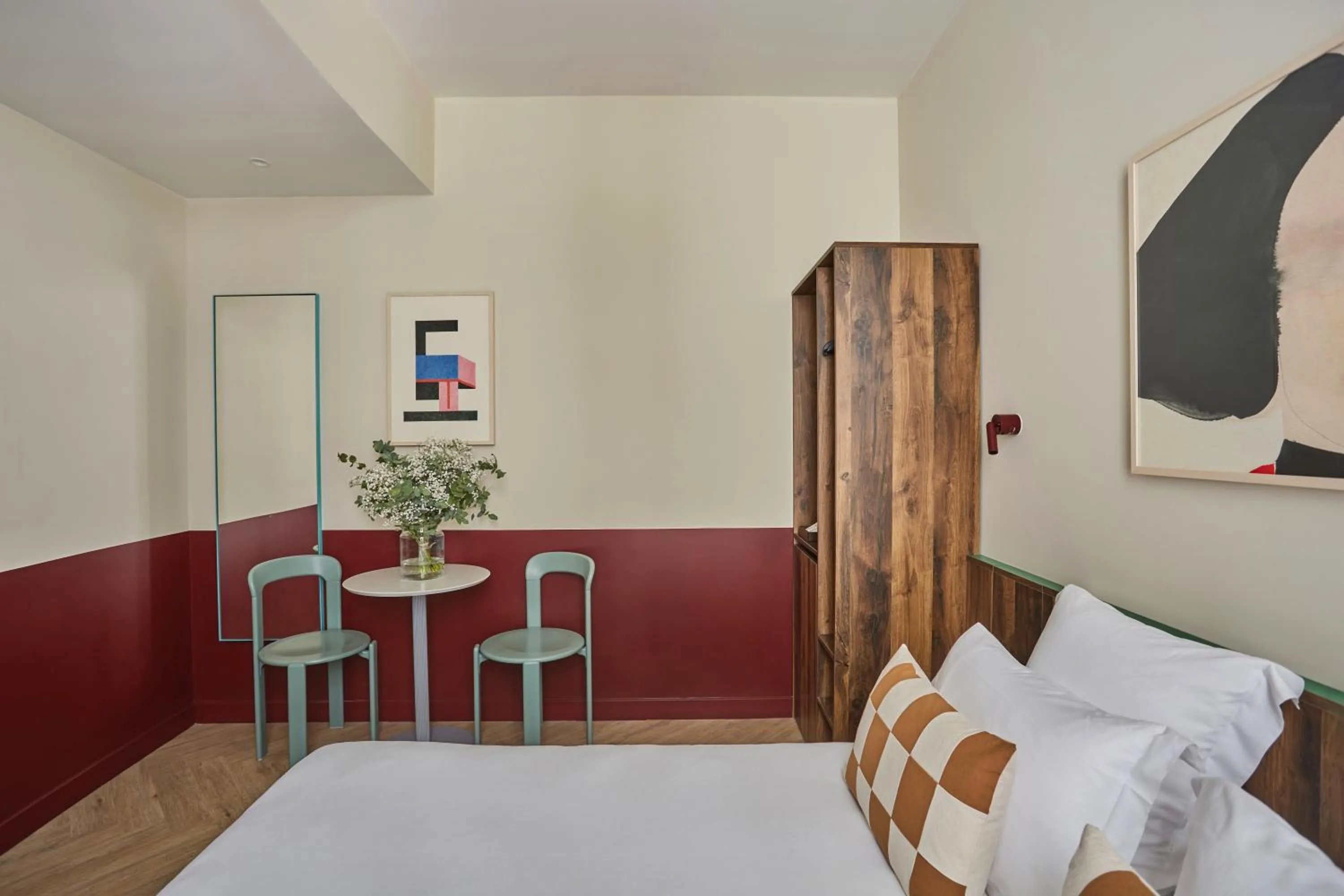 Seating area, Bed in Numa Paris Champs-Élysées