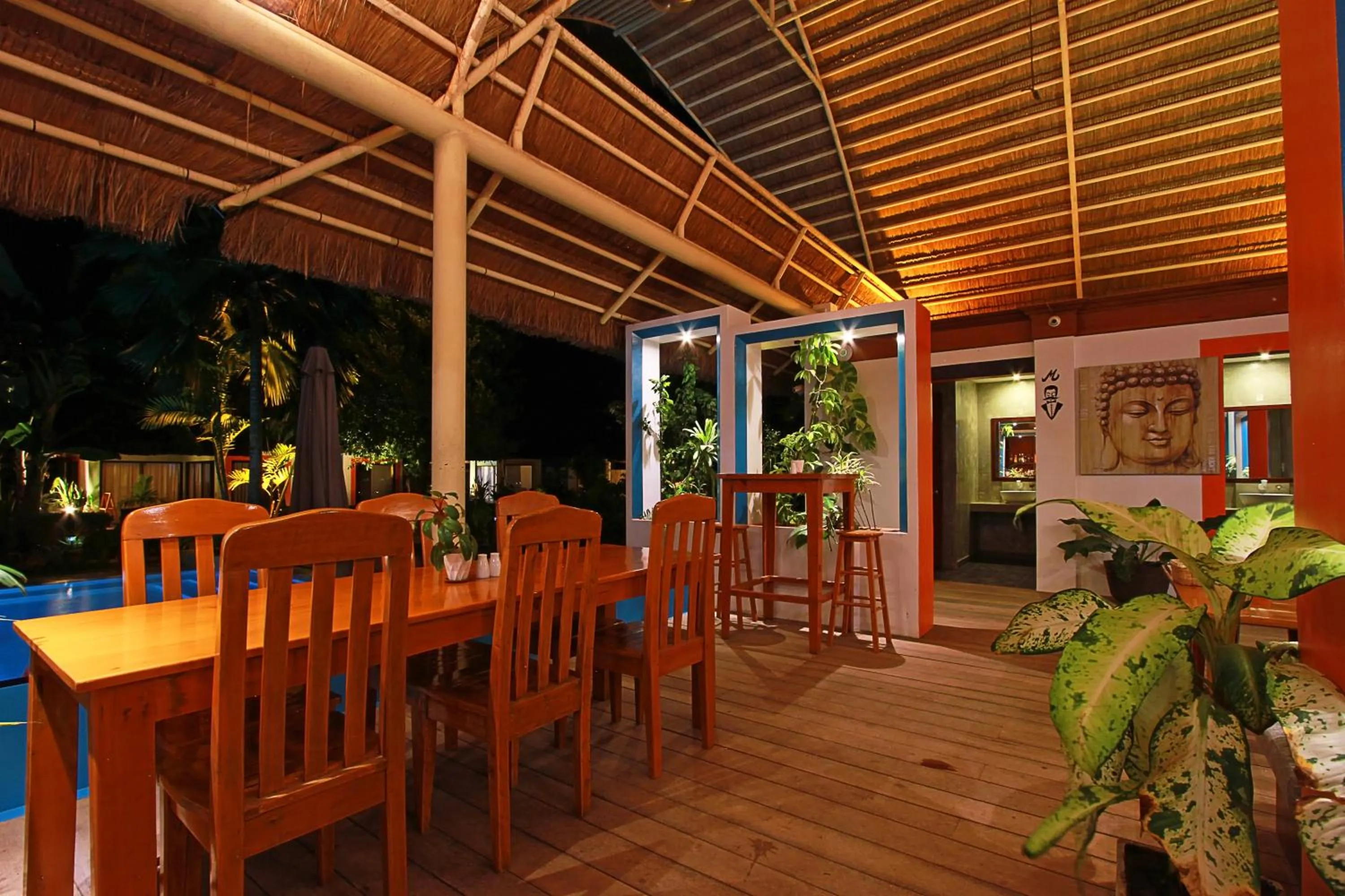 Restaurant/places to eat in Villa Kasadya
