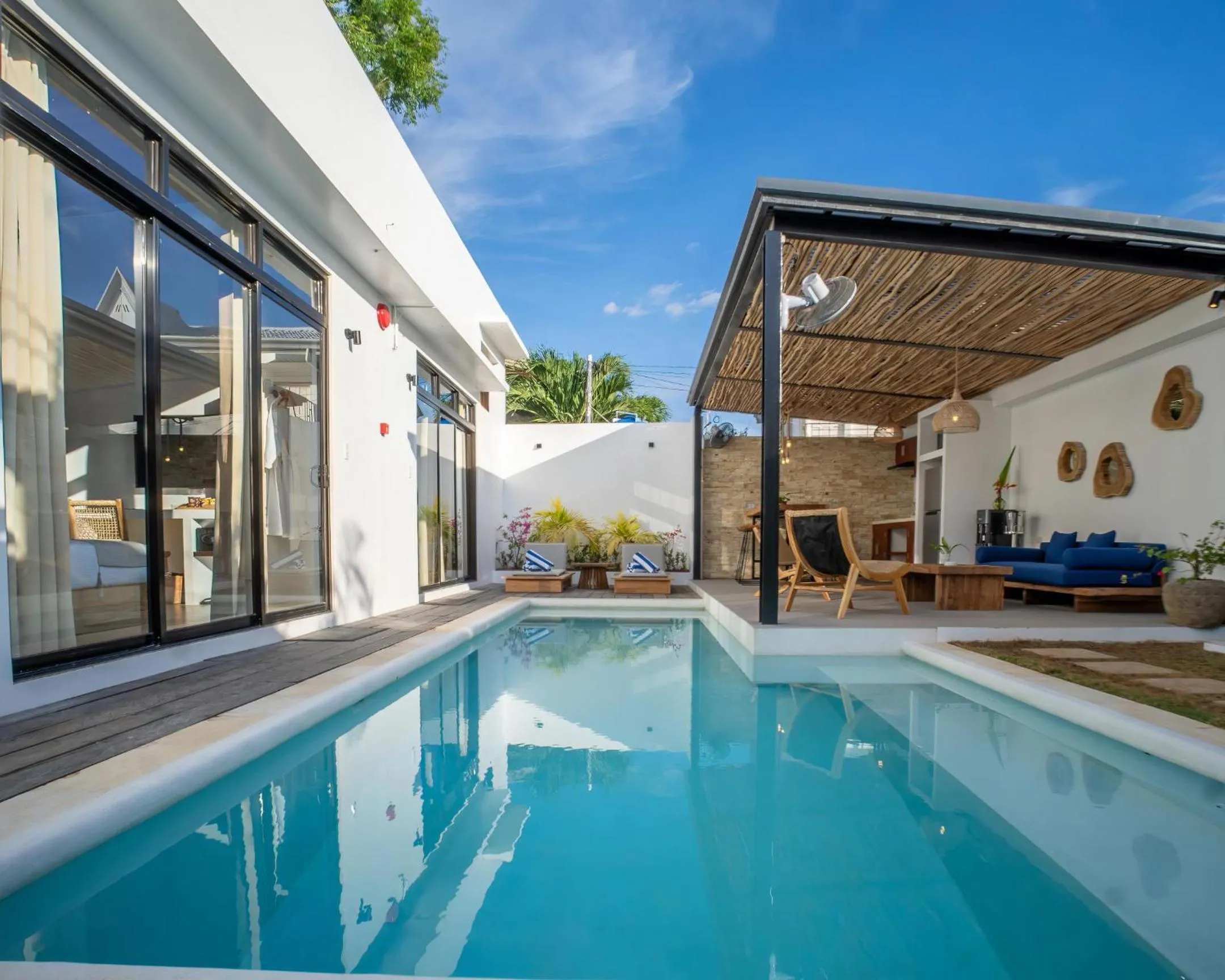 Swimming pool in Villa Kasadya