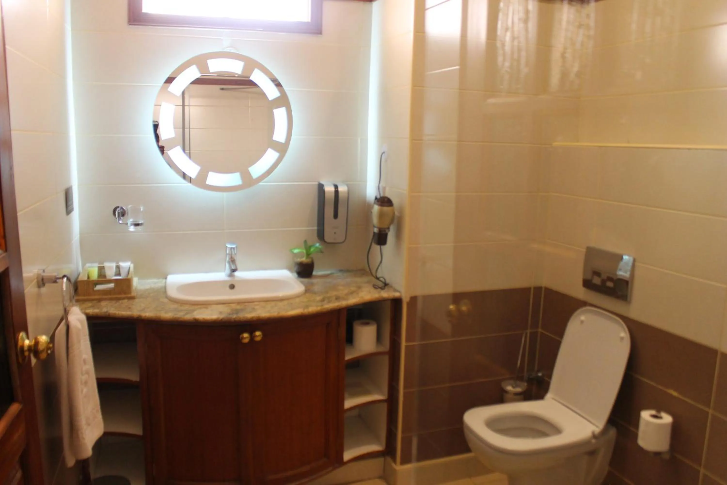 Bathroom in Sovereign Hotel