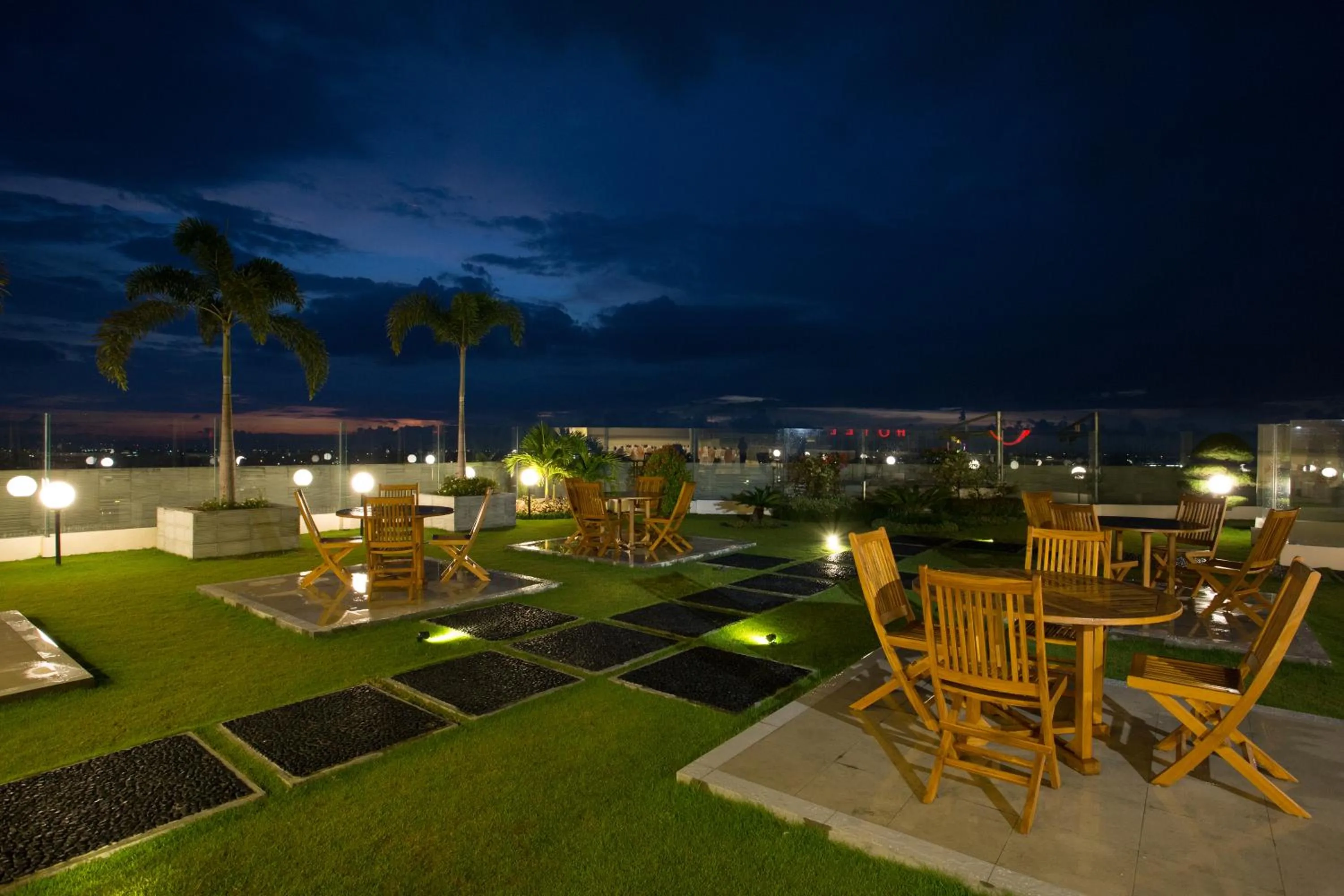 Restaurant/places to eat in Golden Palace Hotel Lombok