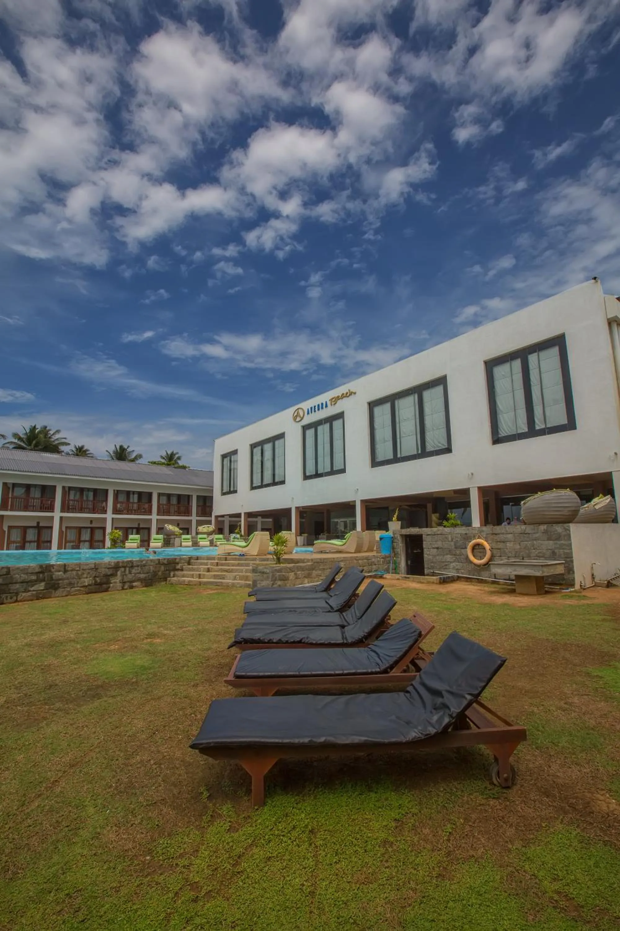 Avenra Beach Hikkaduwa