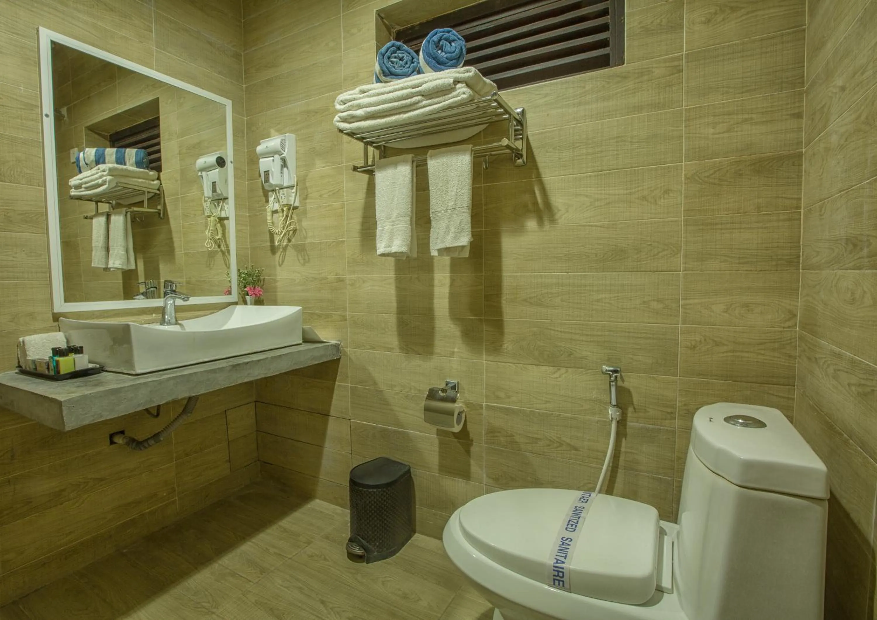 Bathroom in Avenra Beach Hikkaduwa