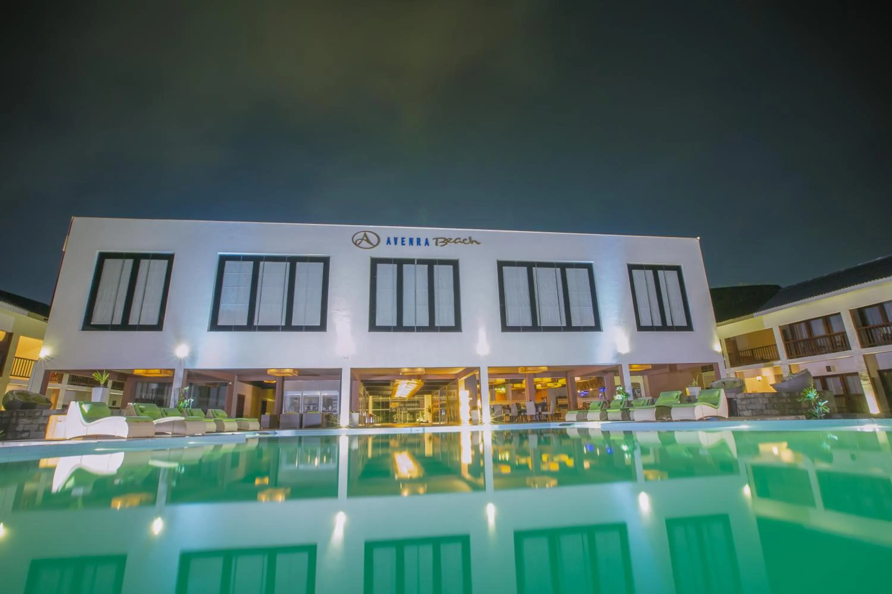 Swimming pool in Avenra Beach Hikkaduwa