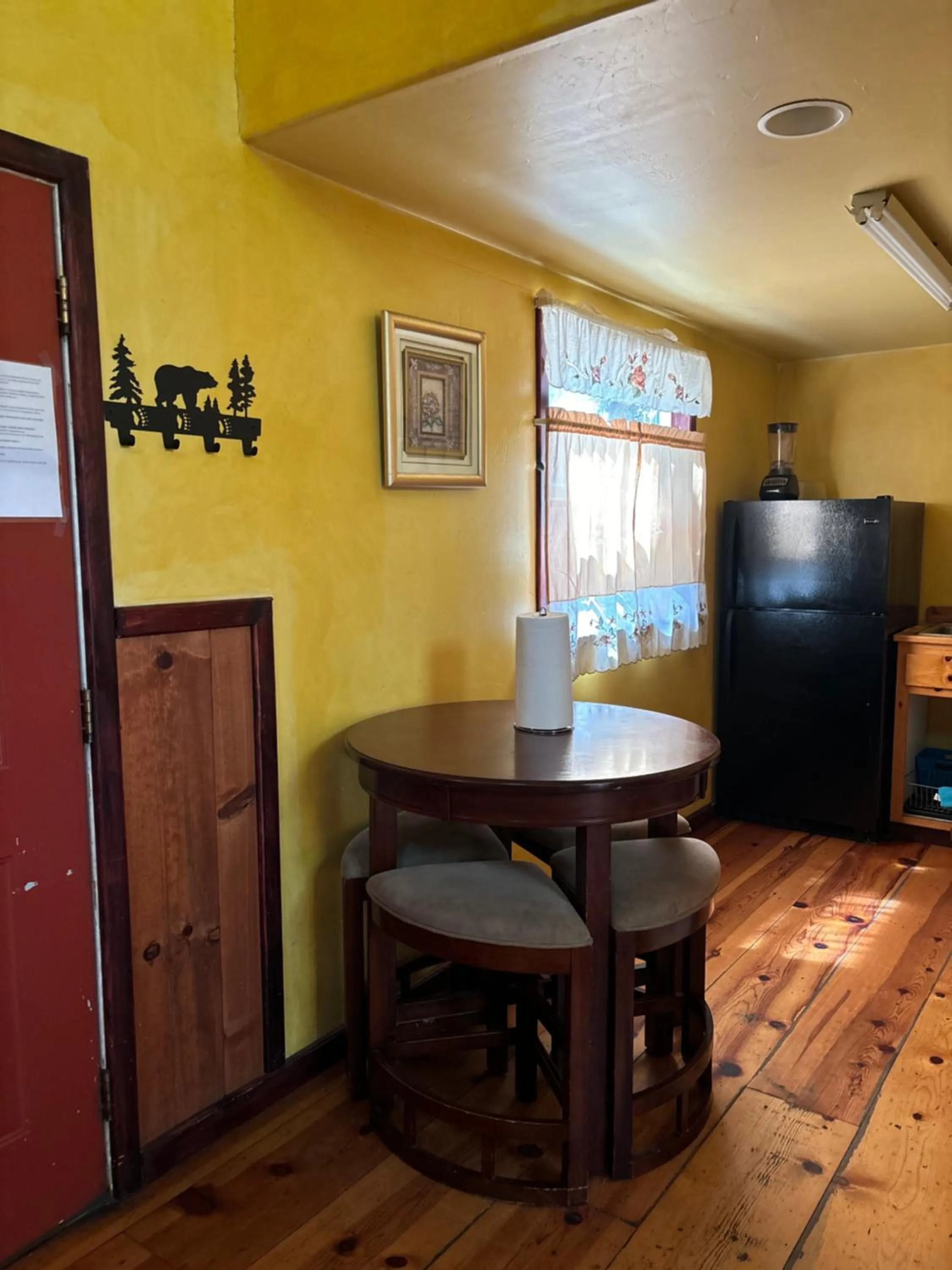 Kitchen or kitchenette in Sequoia River Front Cabins