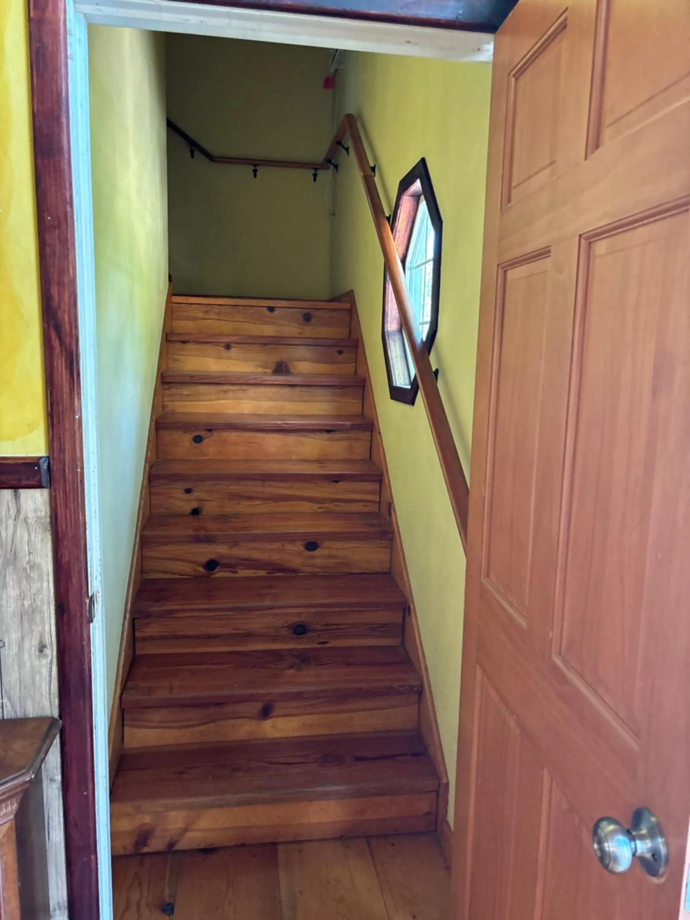 Bedroom in Sequoia River Front Cabins