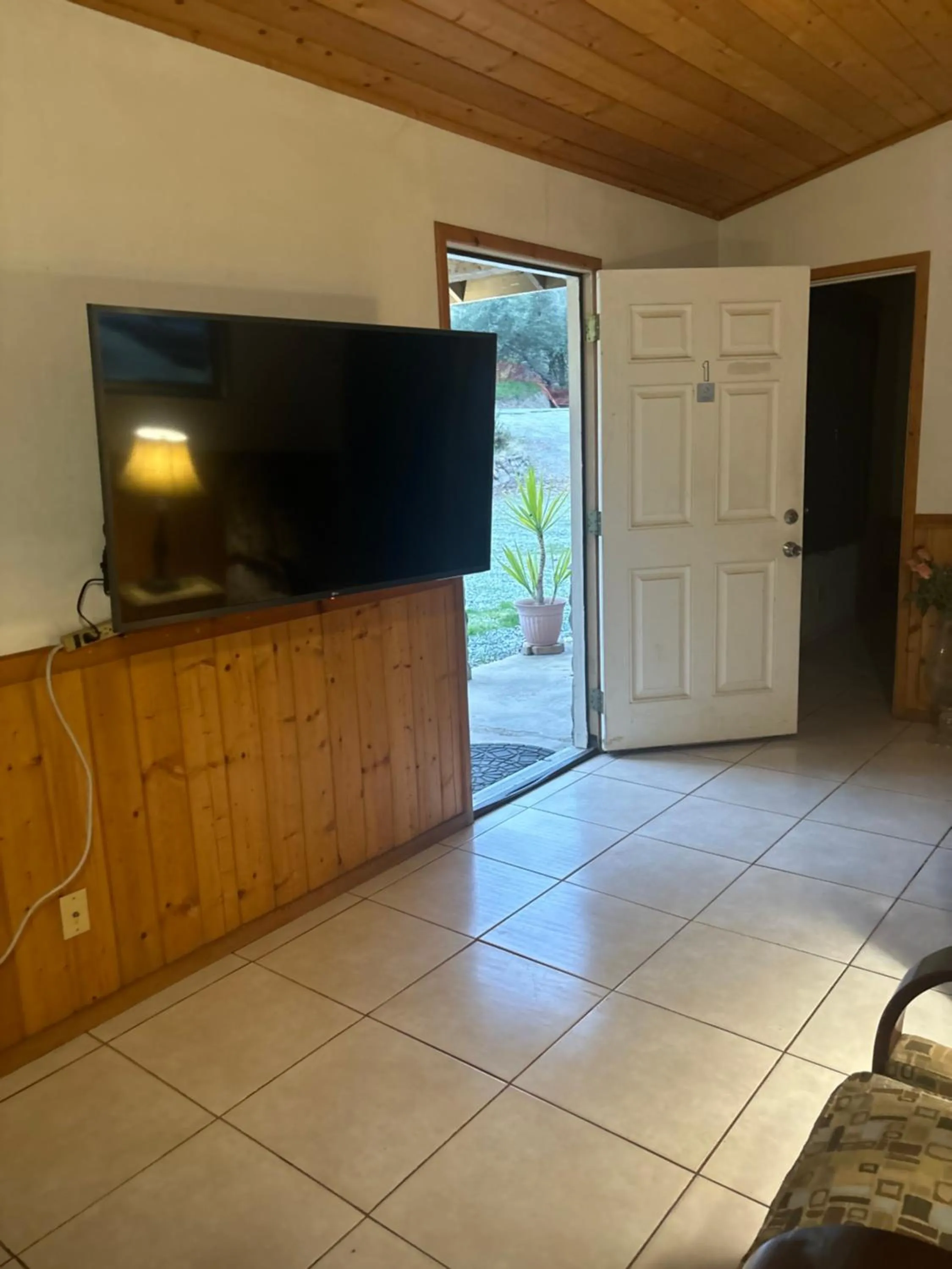 Sequoia River Front Cabins