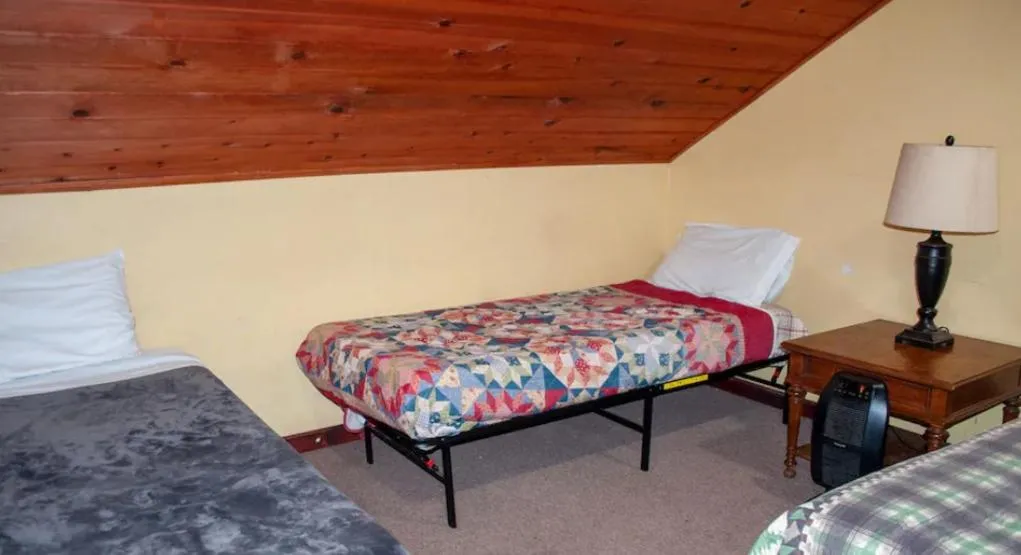 Bedroom, Bed in Sequoia River Front Cabins