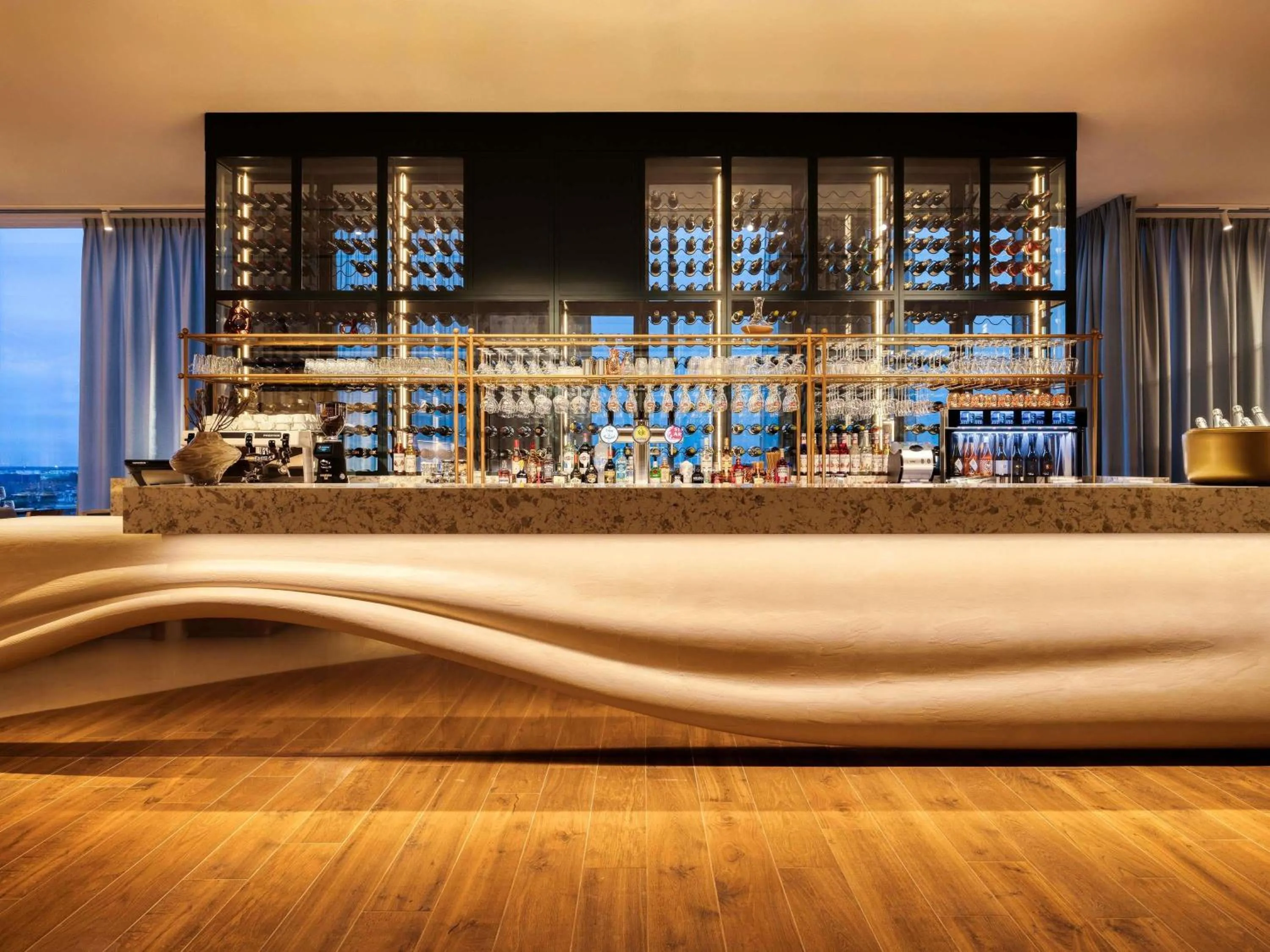 Lounge or bar in Mövenpick hotel Brussels airport