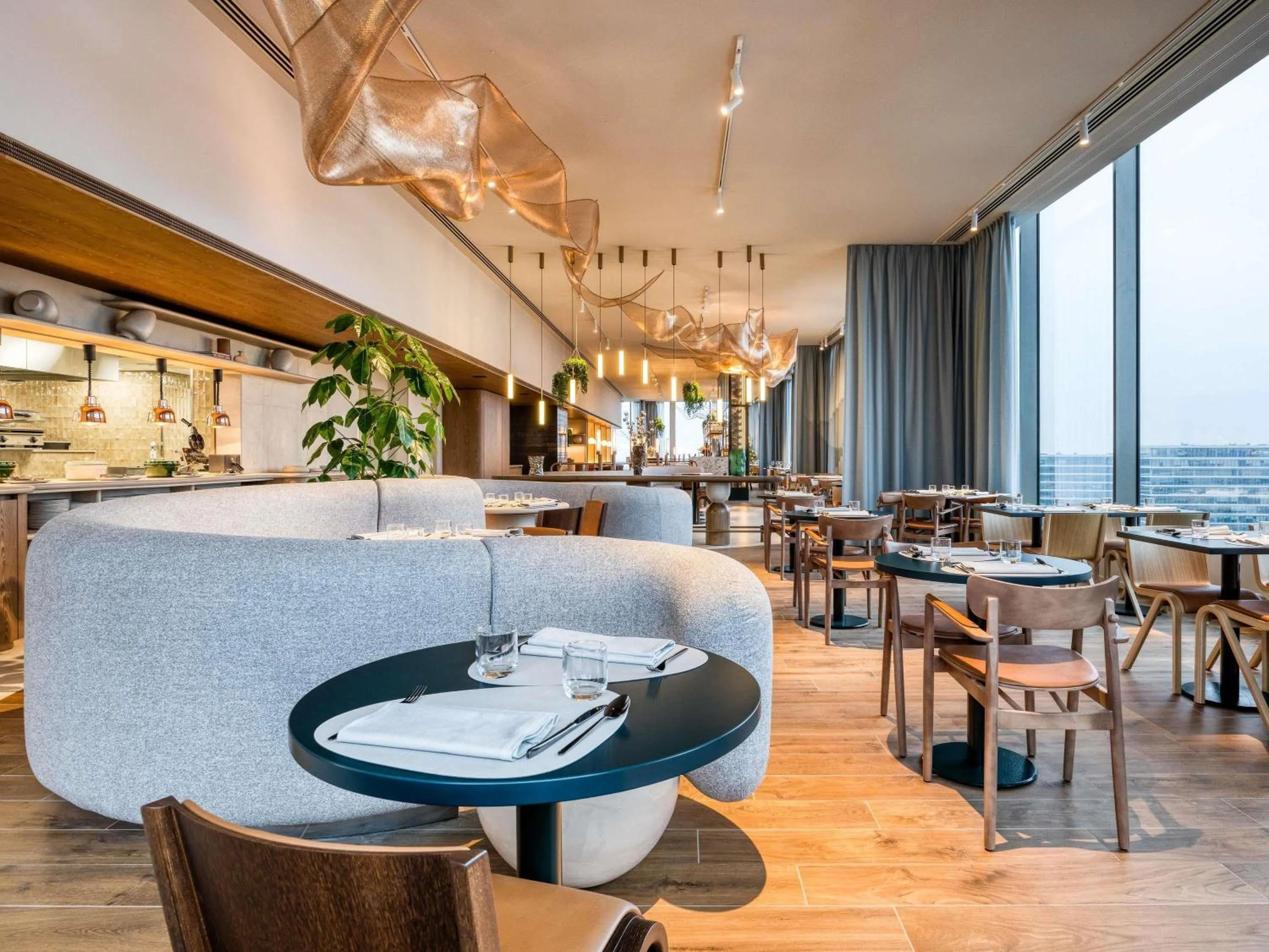 Restaurant/places to eat in Mövenpick hotel Brussels airport