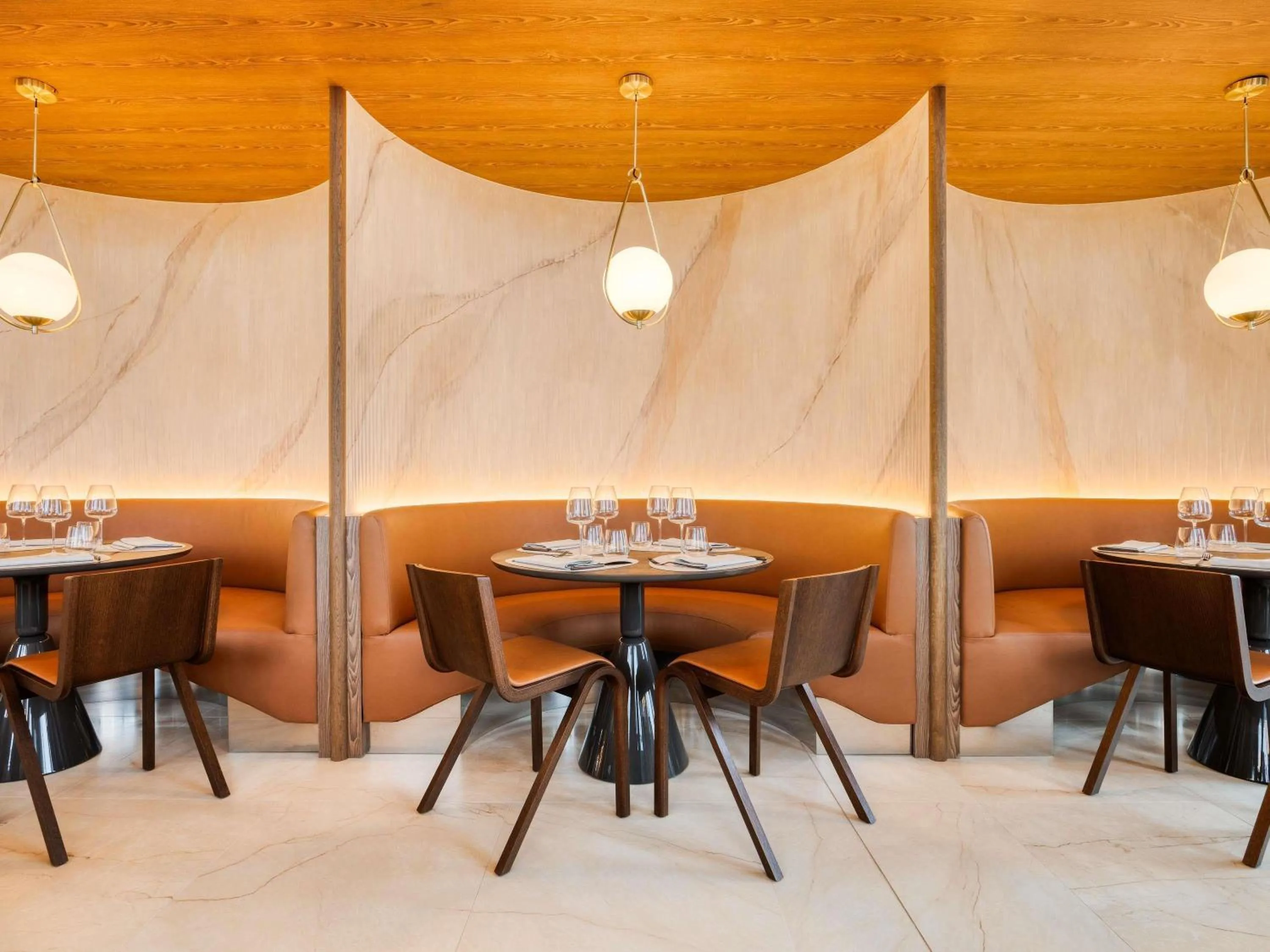 Restaurant/places to eat in Mövenpick hotel Brussels airport