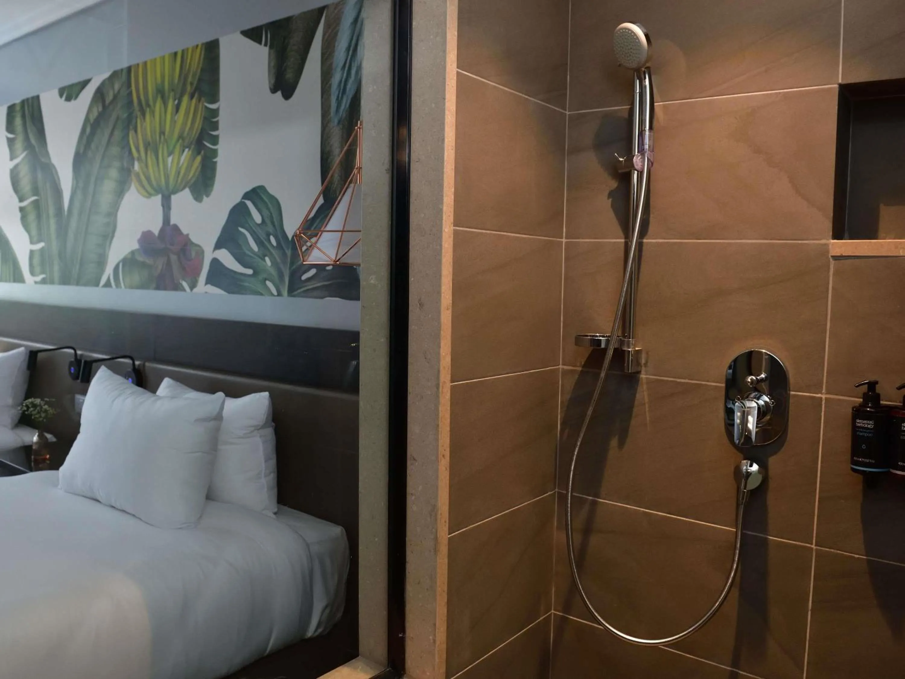 Bedroom, Bed in Novotel Nairobi Westlands