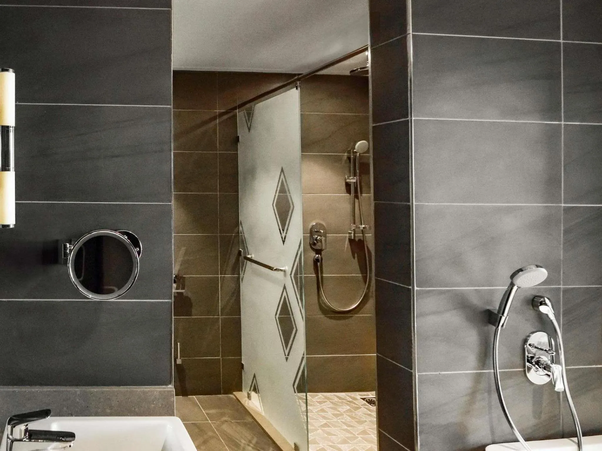 Photo of the whole room in Novotel Nairobi Westlands