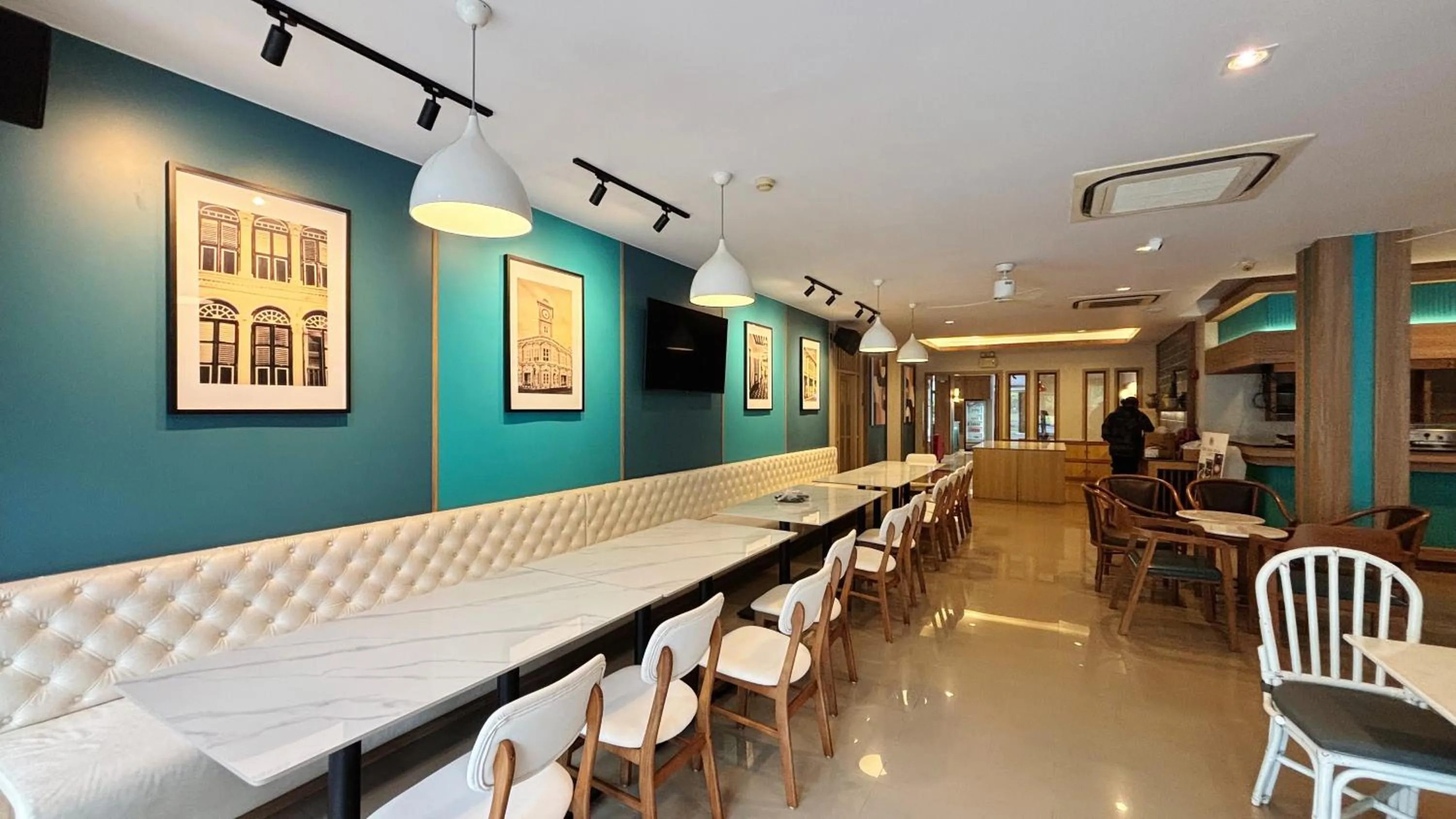 Restaurant/places to eat in Ratana Hotel Rassada, PHUKET TOWN- SHA Extra Plus