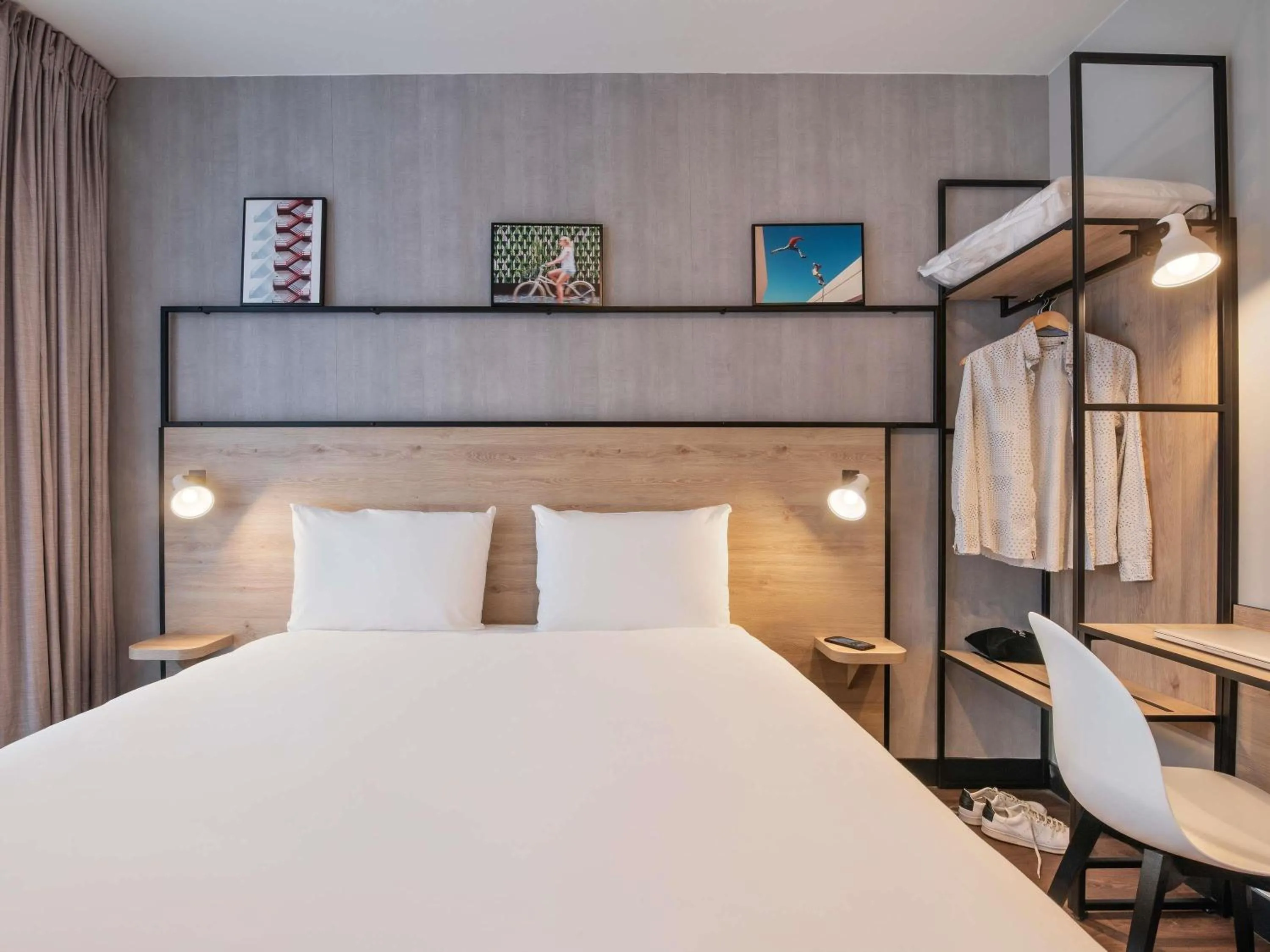 Bedroom, Bed in ibis Acheres St Germain en Laye