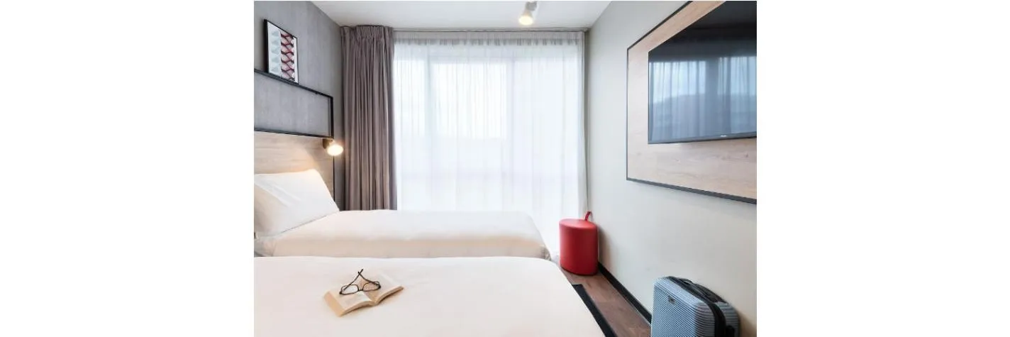 Bed in ibis Acheres St Germain en Laye