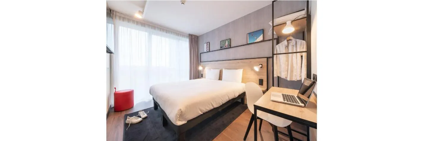 Bed in ibis Acheres St Germain en Laye