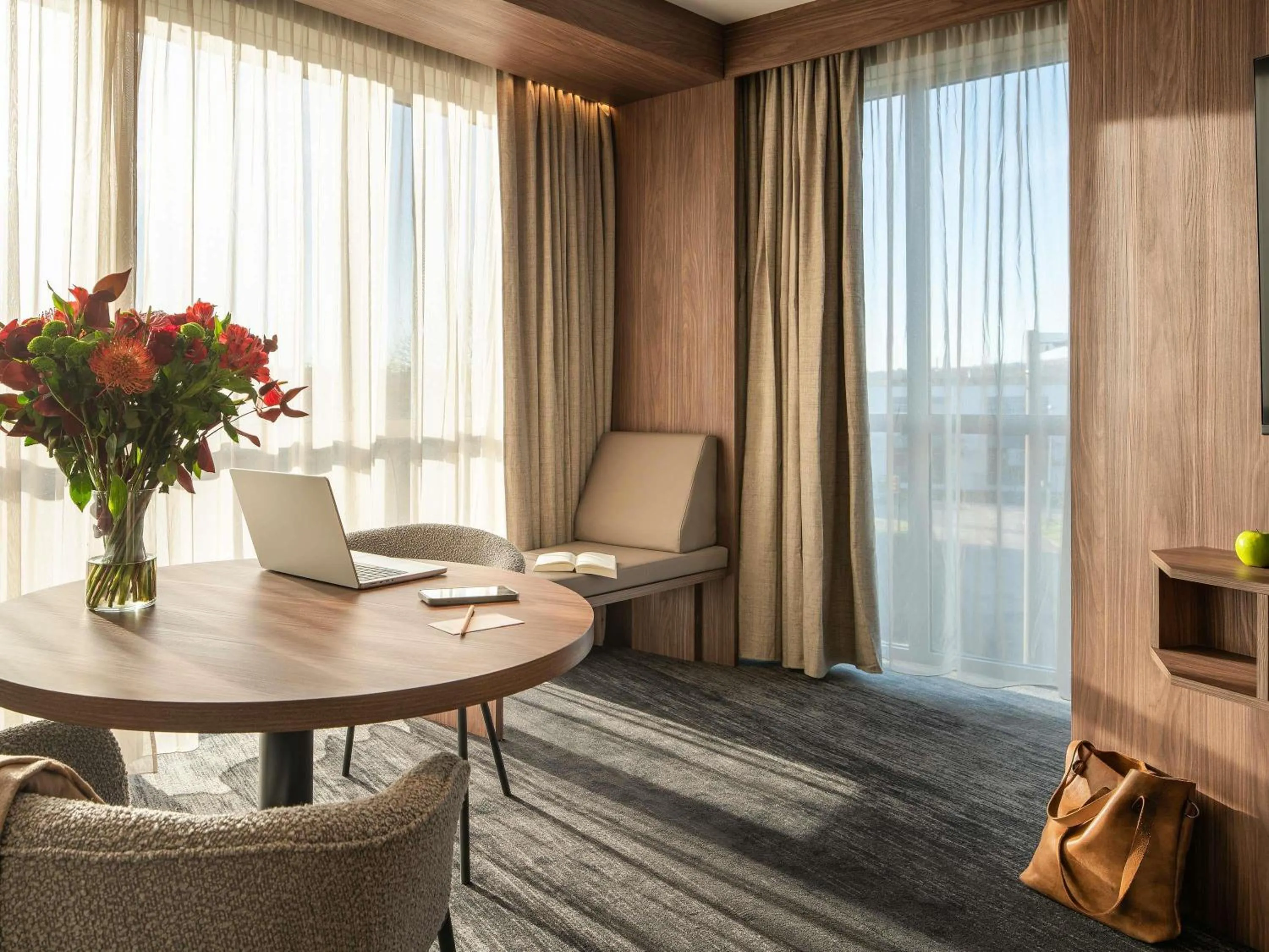 Bedroom in Mercure Achères St Germain en Laye