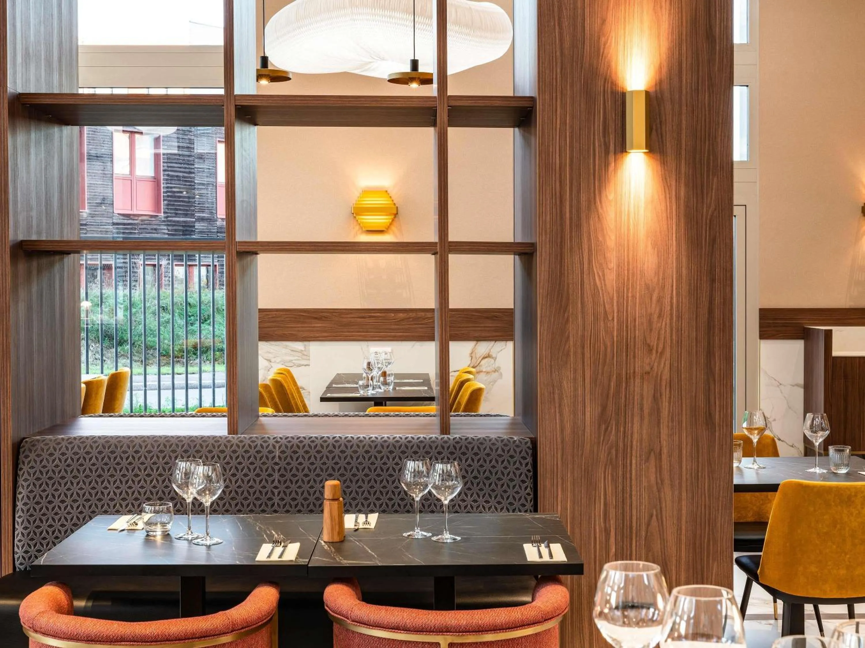 Restaurant/places to eat in Mercure Achères St Germain en Laye