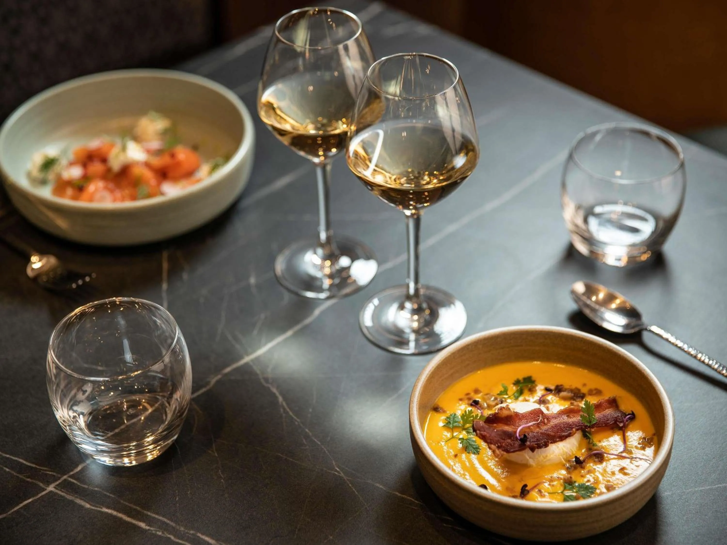 Restaurant/places to eat in Mercure Achères St Germain en Laye