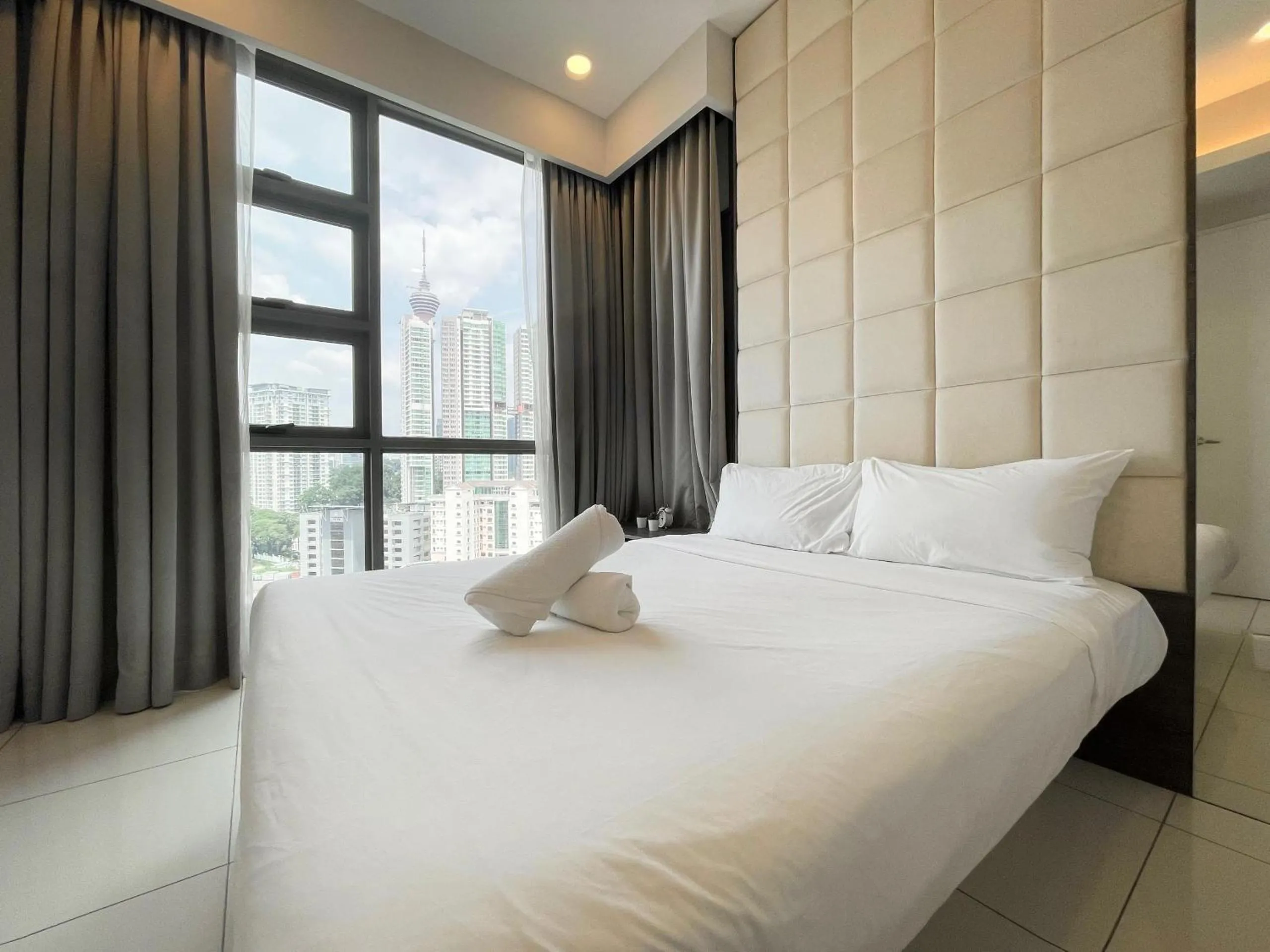 Bed in The Robertson-Bukit Bintang by PILLOWTALKS