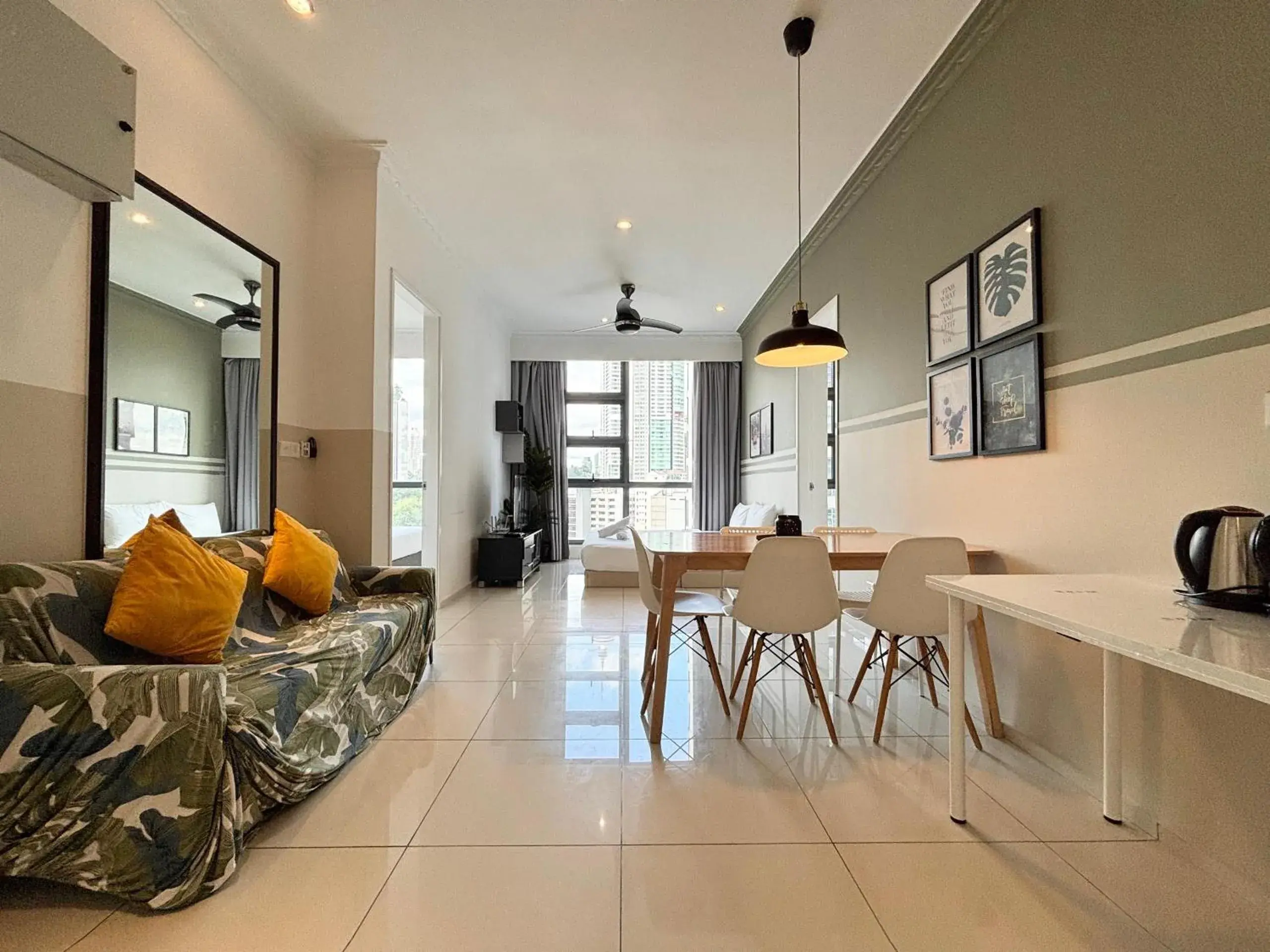 Deluxe Queen Suite in The Robertson-Bukit Bintang by PILLOWTALKS Deluxe Queen Suite in The Robertson-Bukit Bintang by PILLOWTALKS