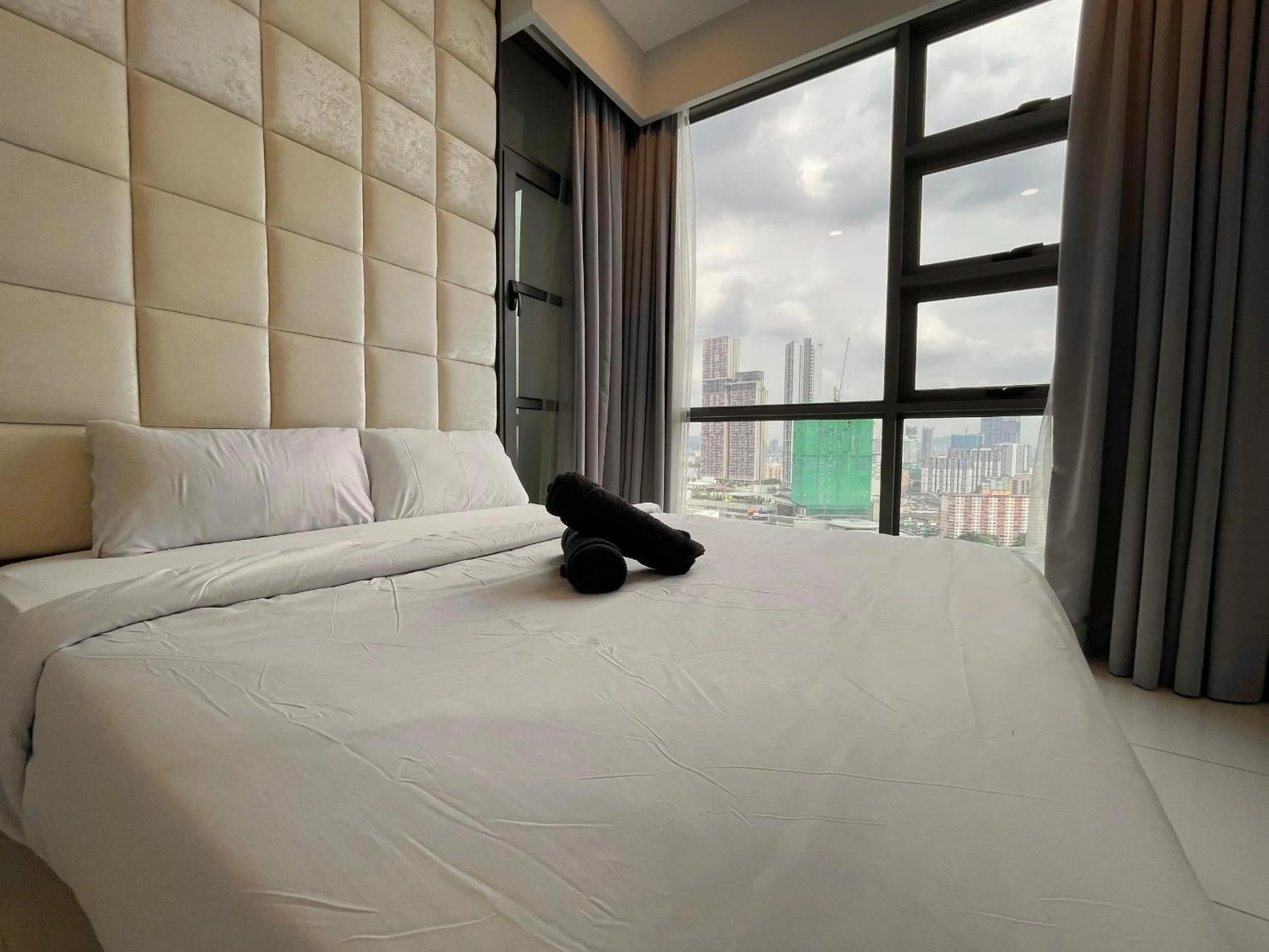 Bed in The Robertson-Bukit Bintang by PILLOWTALKS