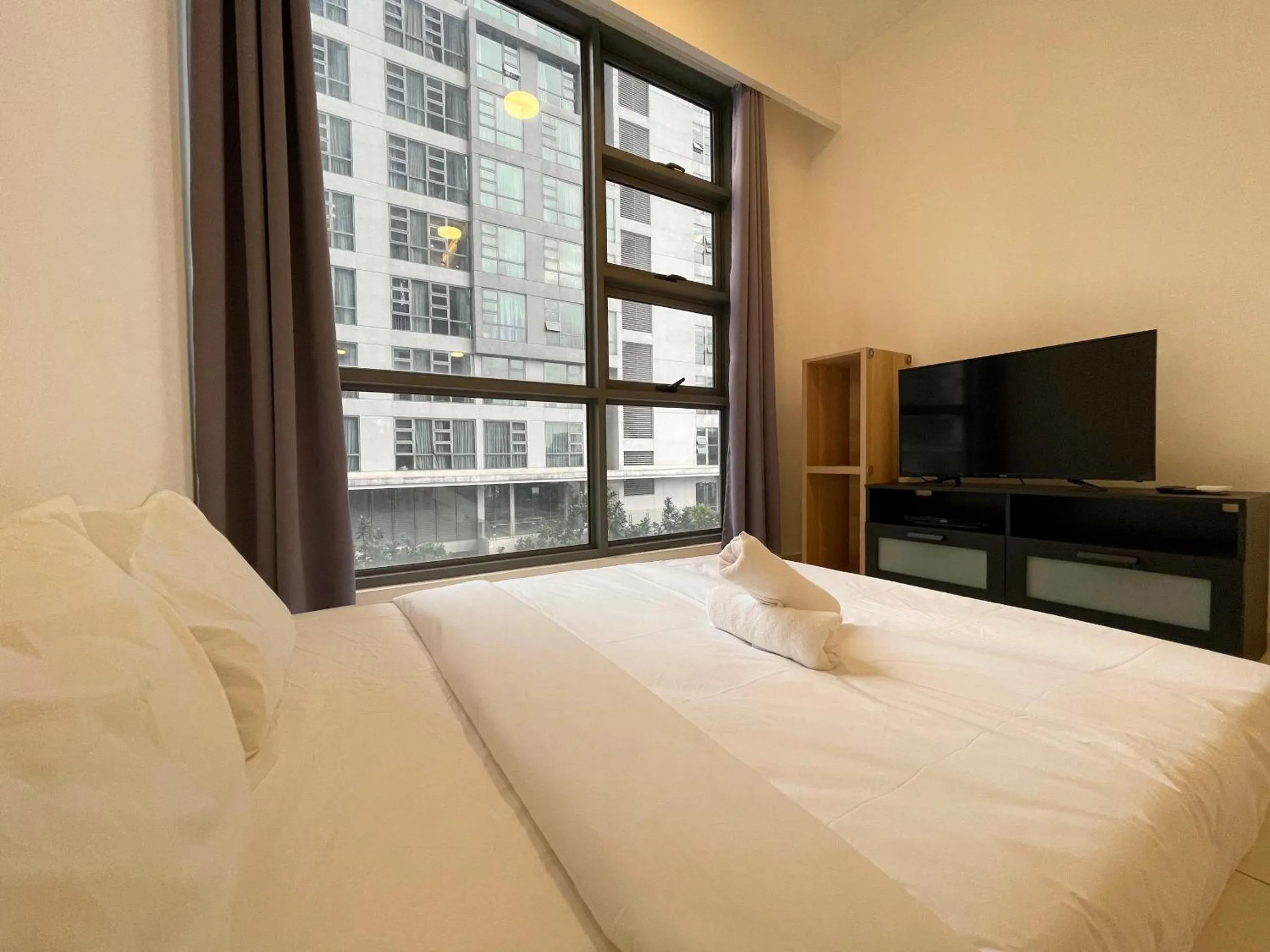 Bed in The Robertson-Bukit Bintang by PILLOWTALKS