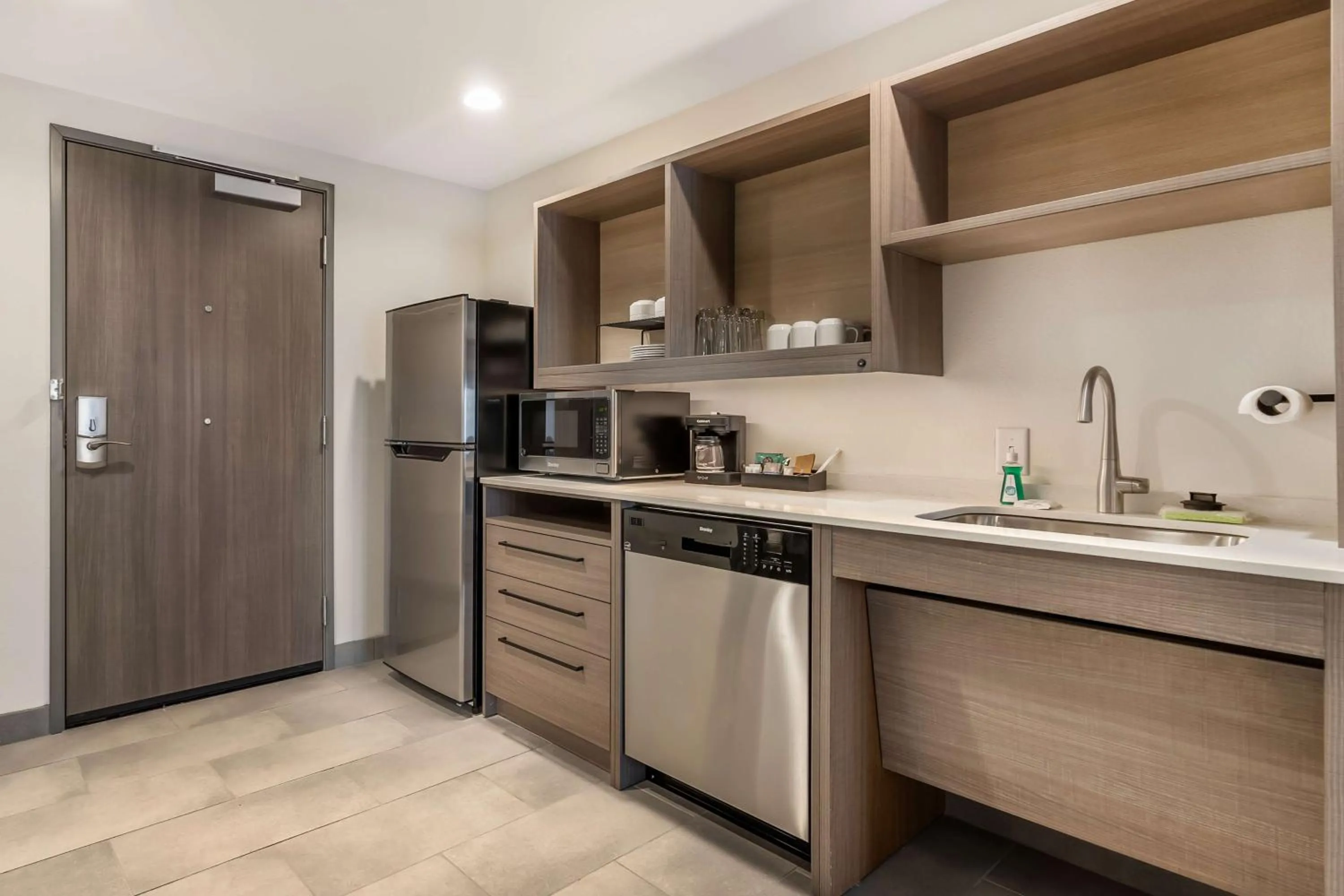 Kitchen or kitchenette in Home2 Suites By Hilton Reynoldsburg Columbus East
