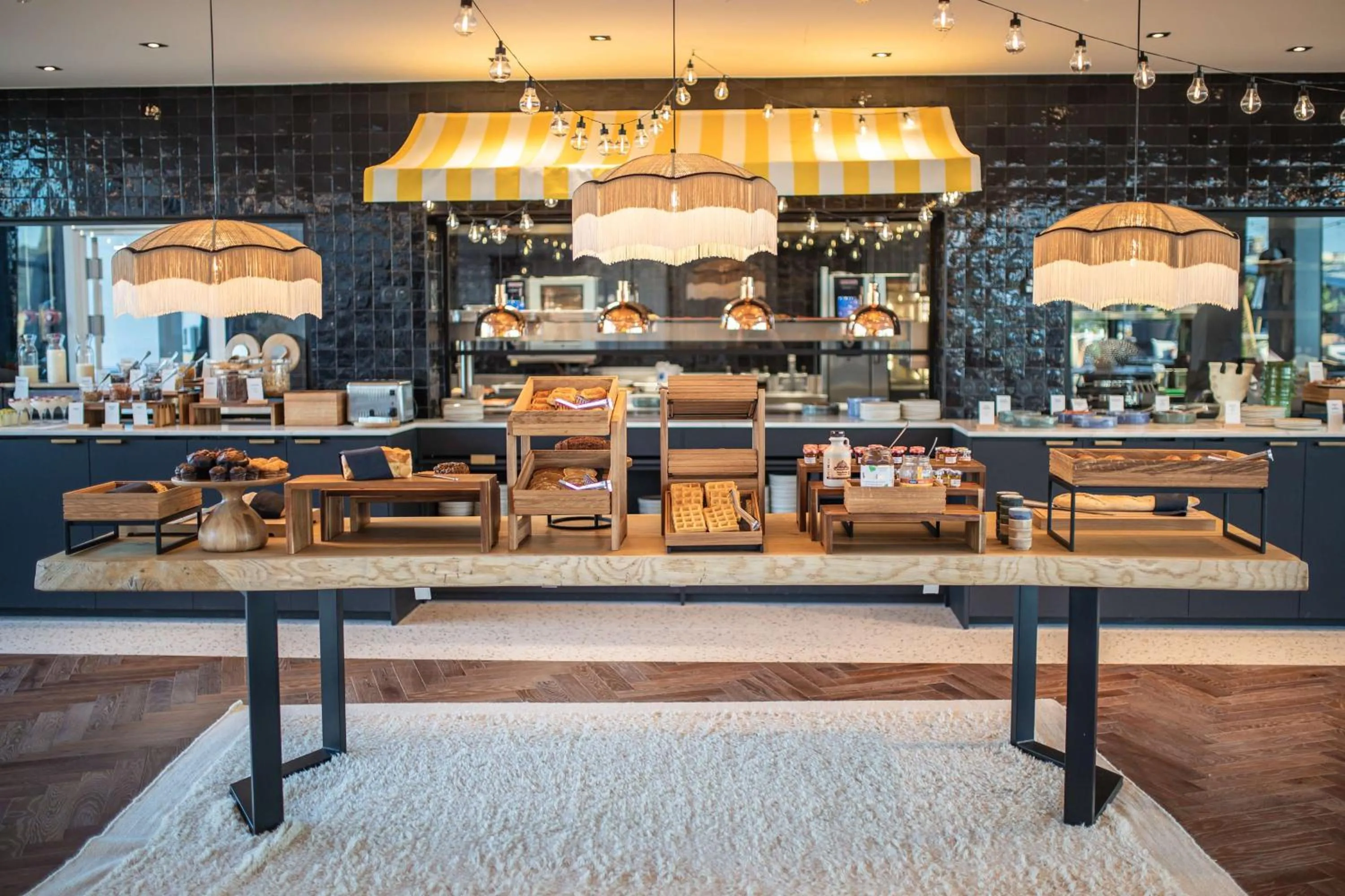 Restaurant/places to eat in Doubletree By Hilton Nice Centre Iconic