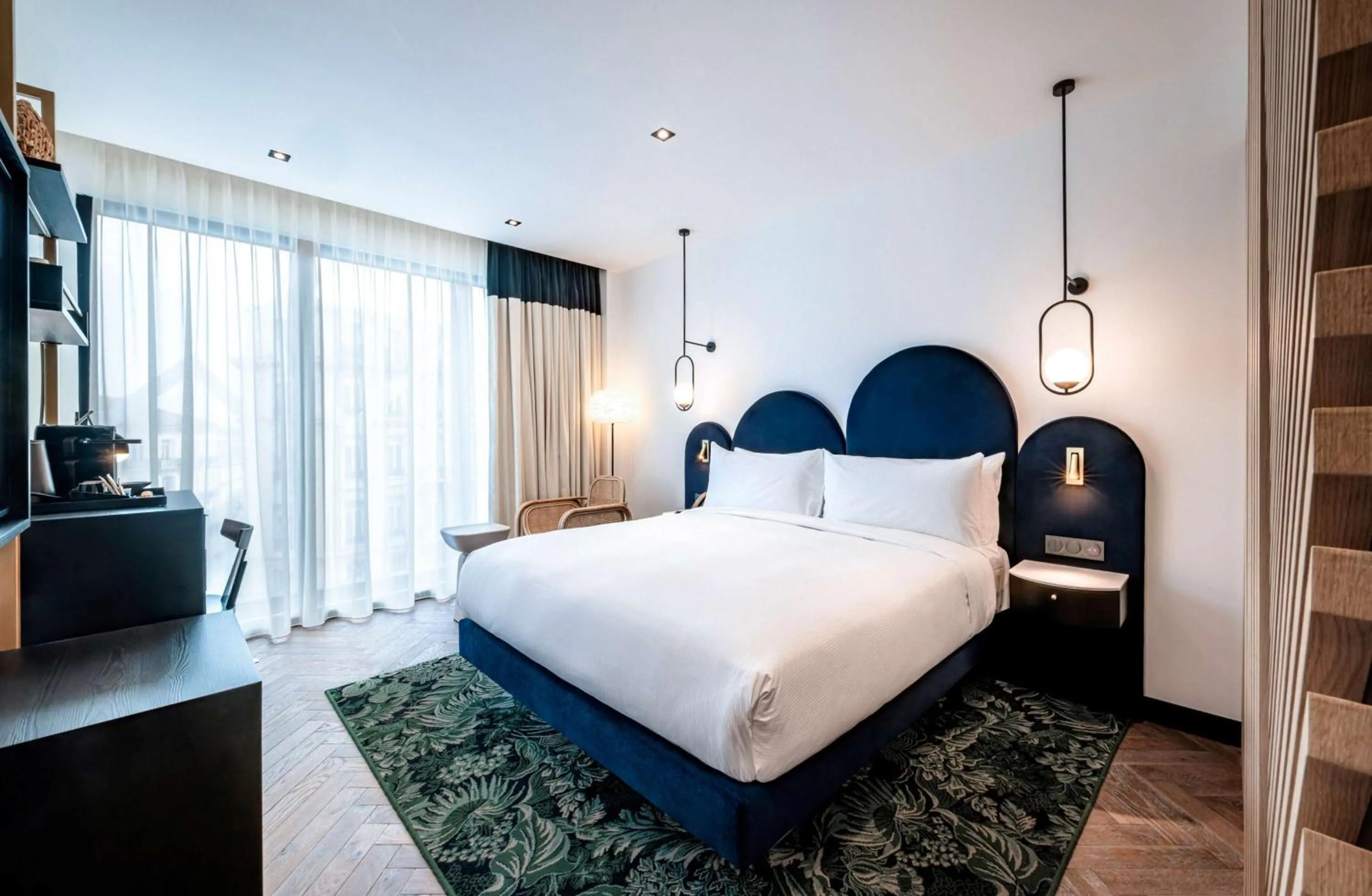 Bed in Doubletree By Hilton Nice Centre Iconic