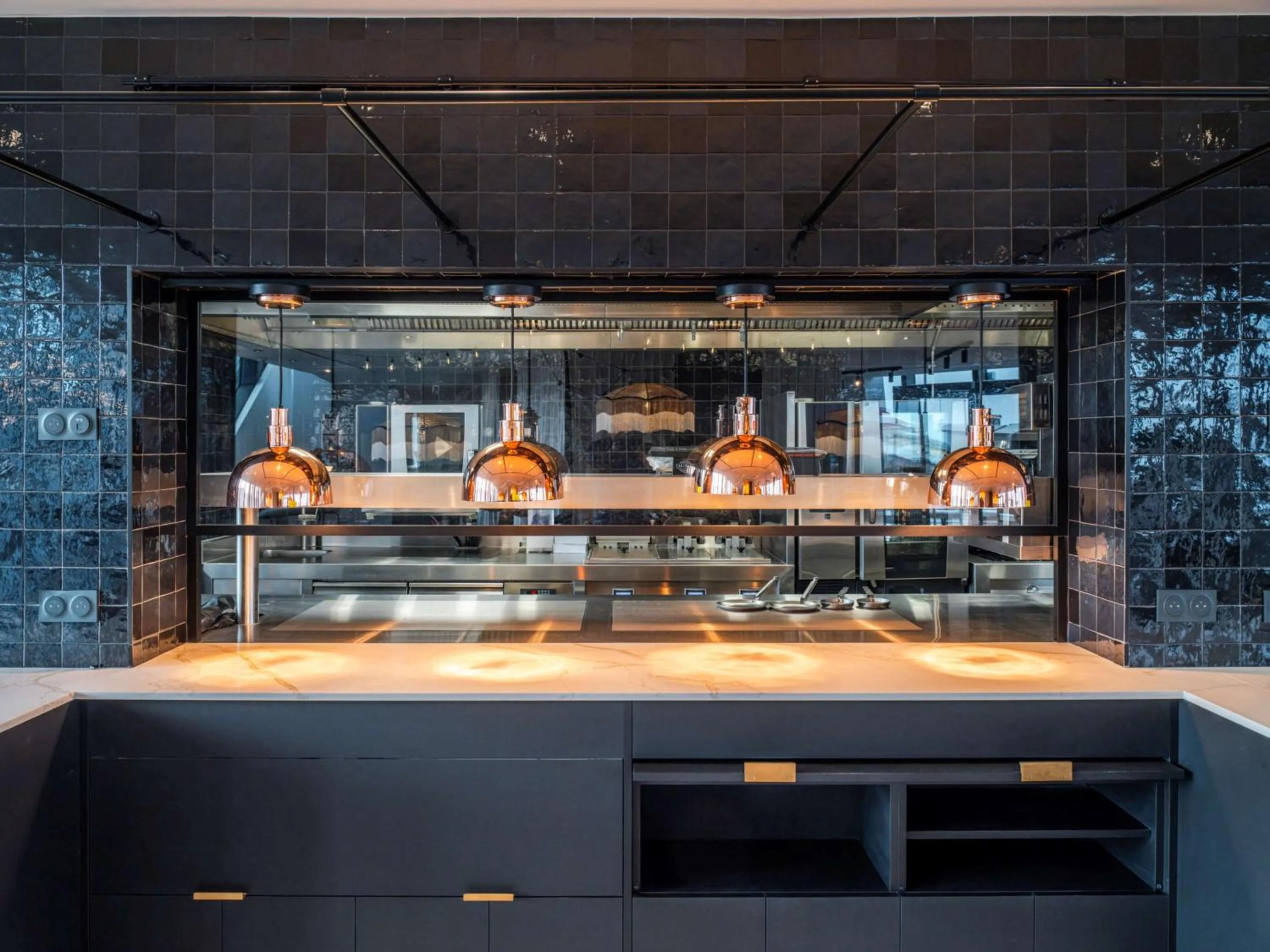 Restaurant/places to eat in Doubletree By Hilton Nice Centre Iconic