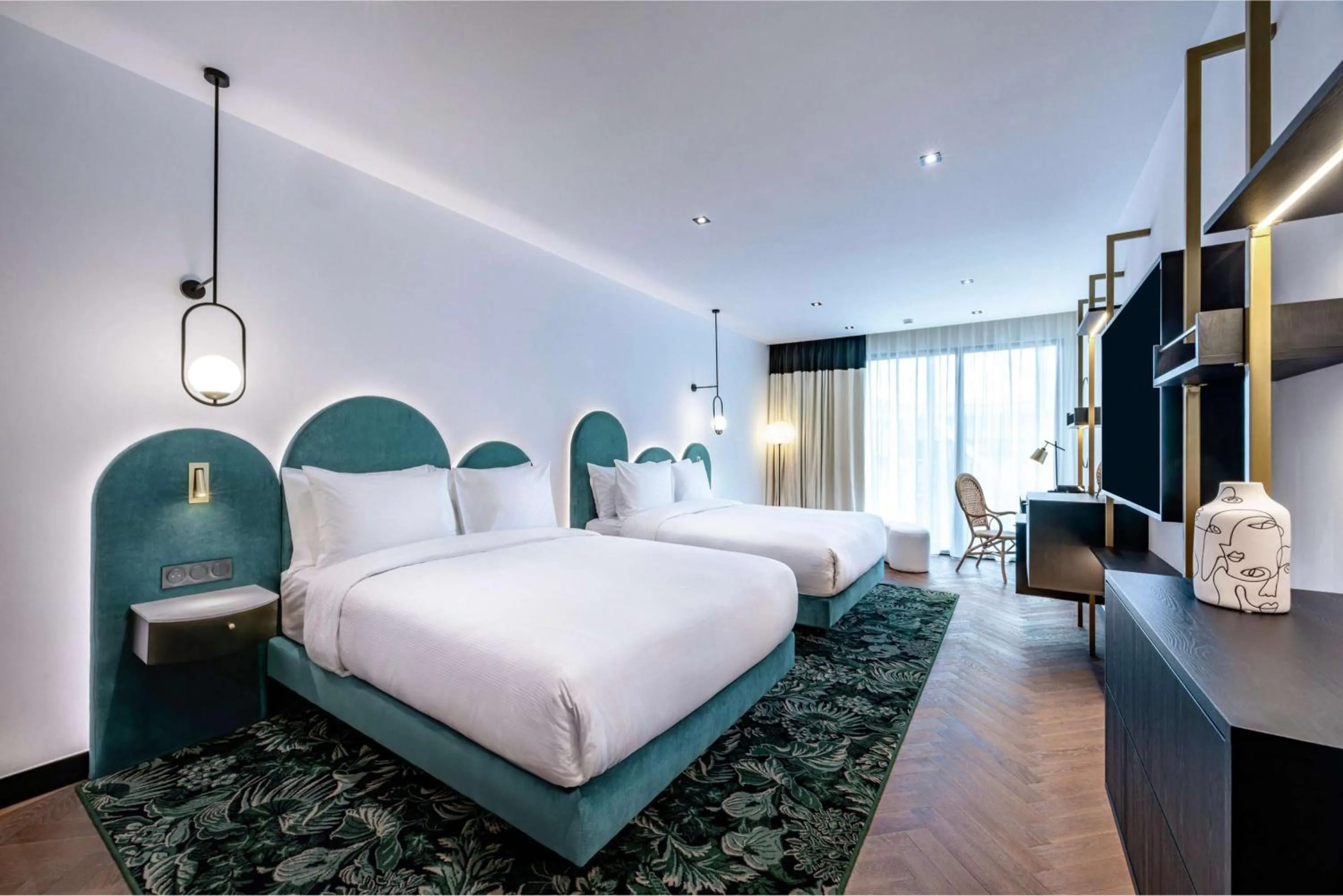 Bed in Doubletree By Hilton Nice Centre Iconic