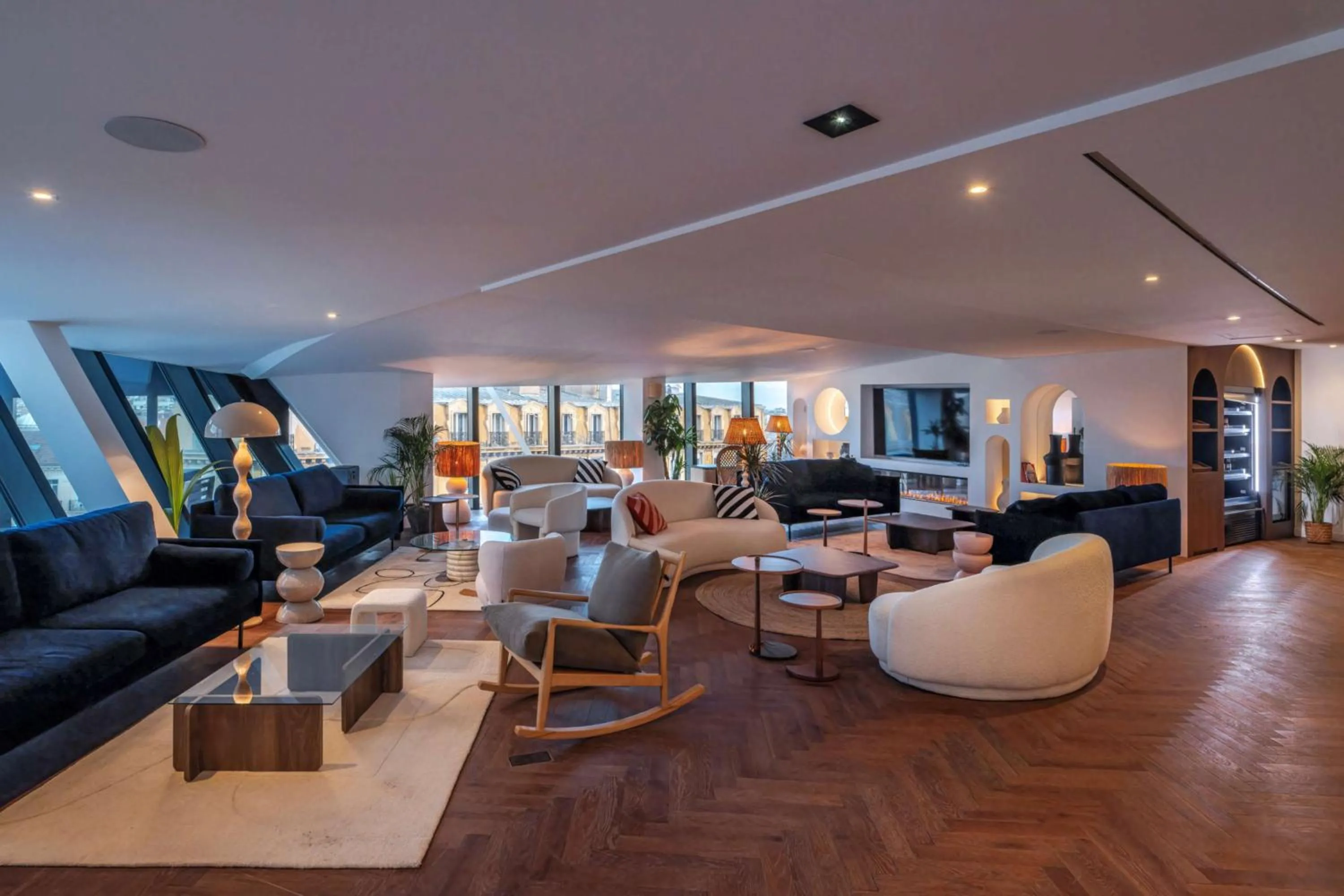 Lounge or bar in Doubletree By Hilton Nice Centre Iconic