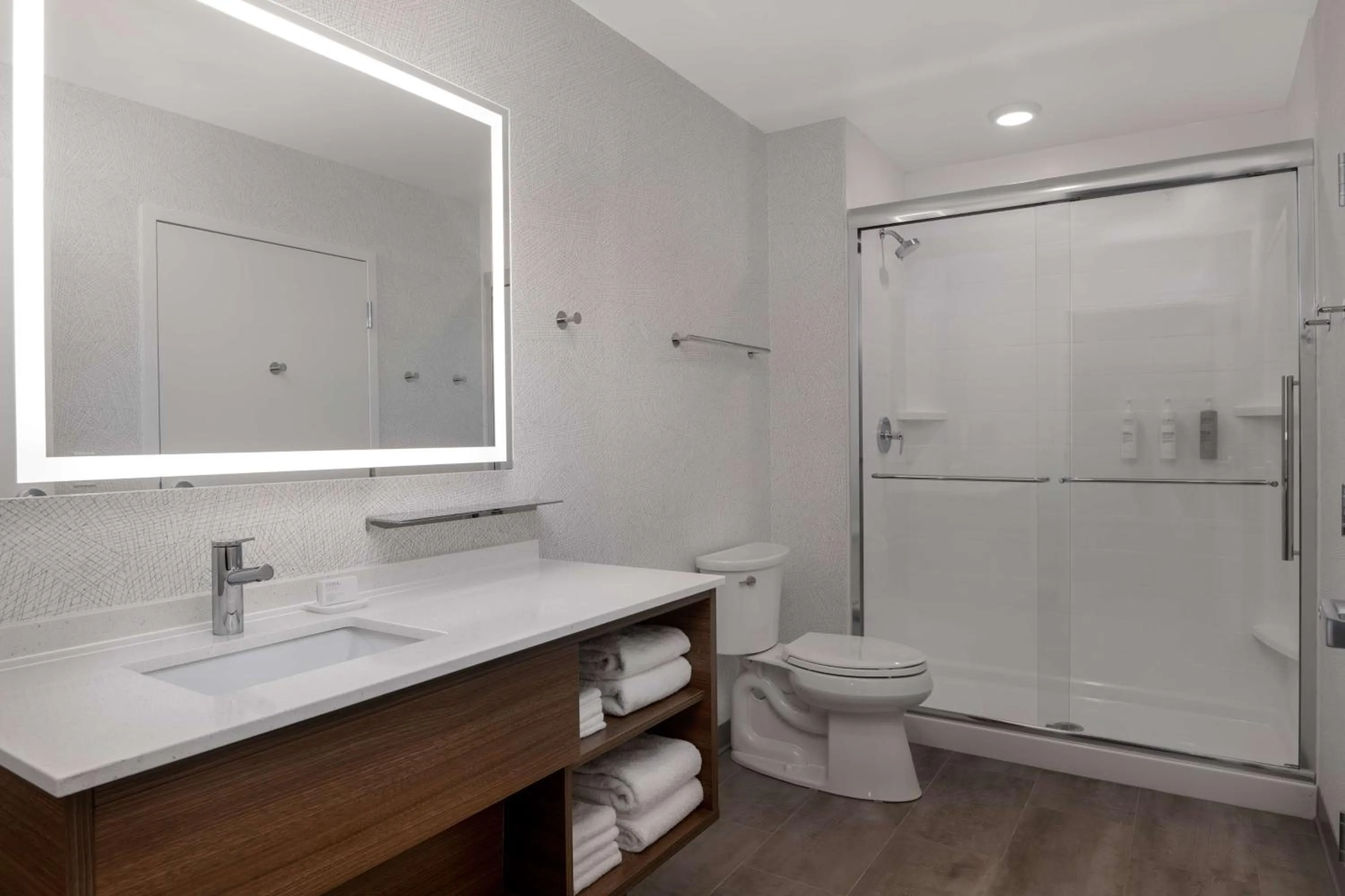 Bathroom in Home2 Suites By Hilton Sheboygan