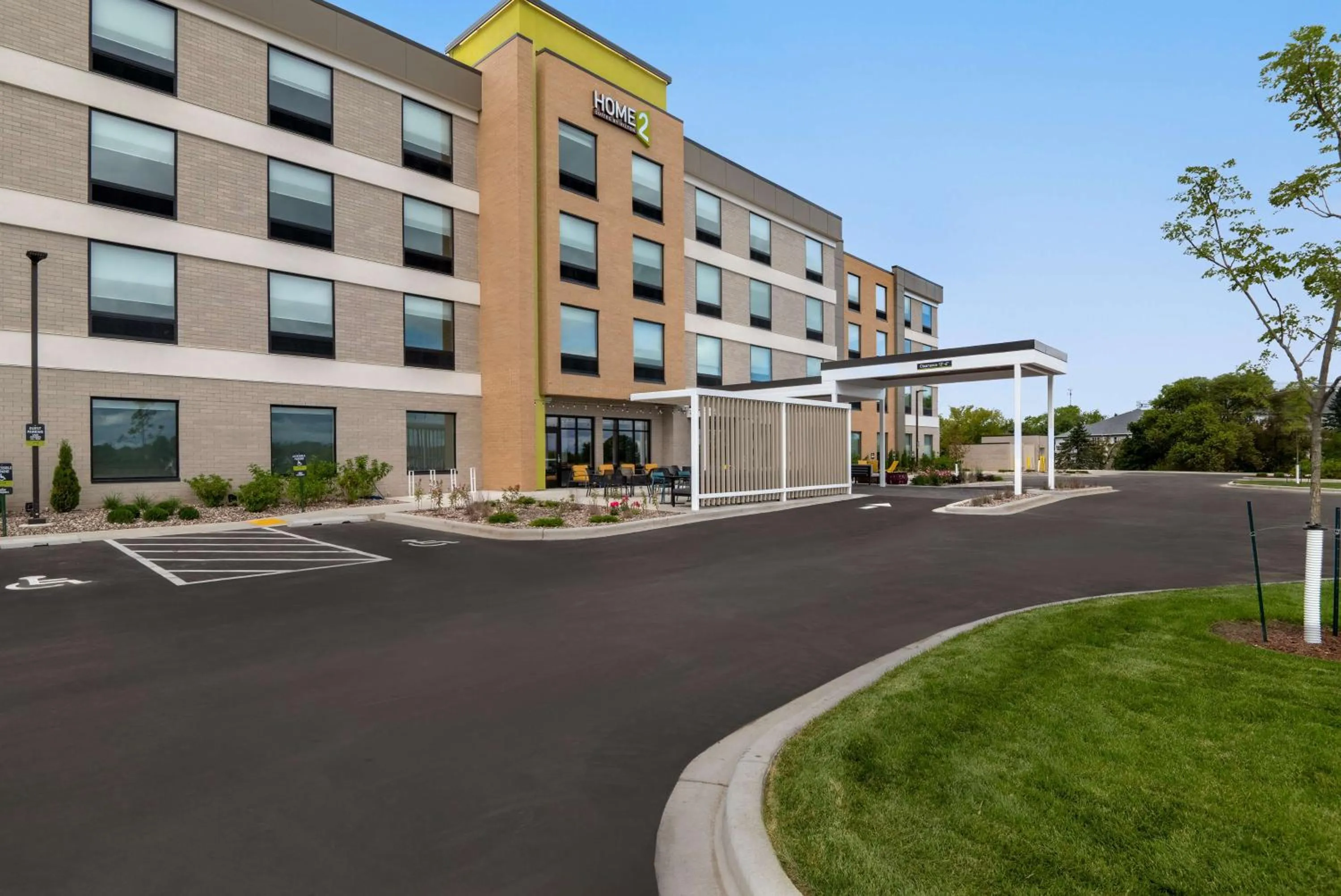 Property building in Home2 Suites By Hilton Sheboygan