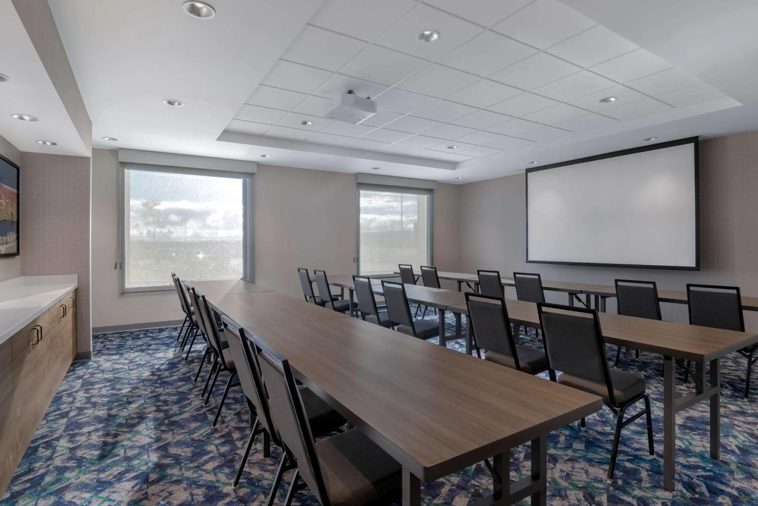 Meeting/conference room in Home2 Suites By Hilton Sheboygan