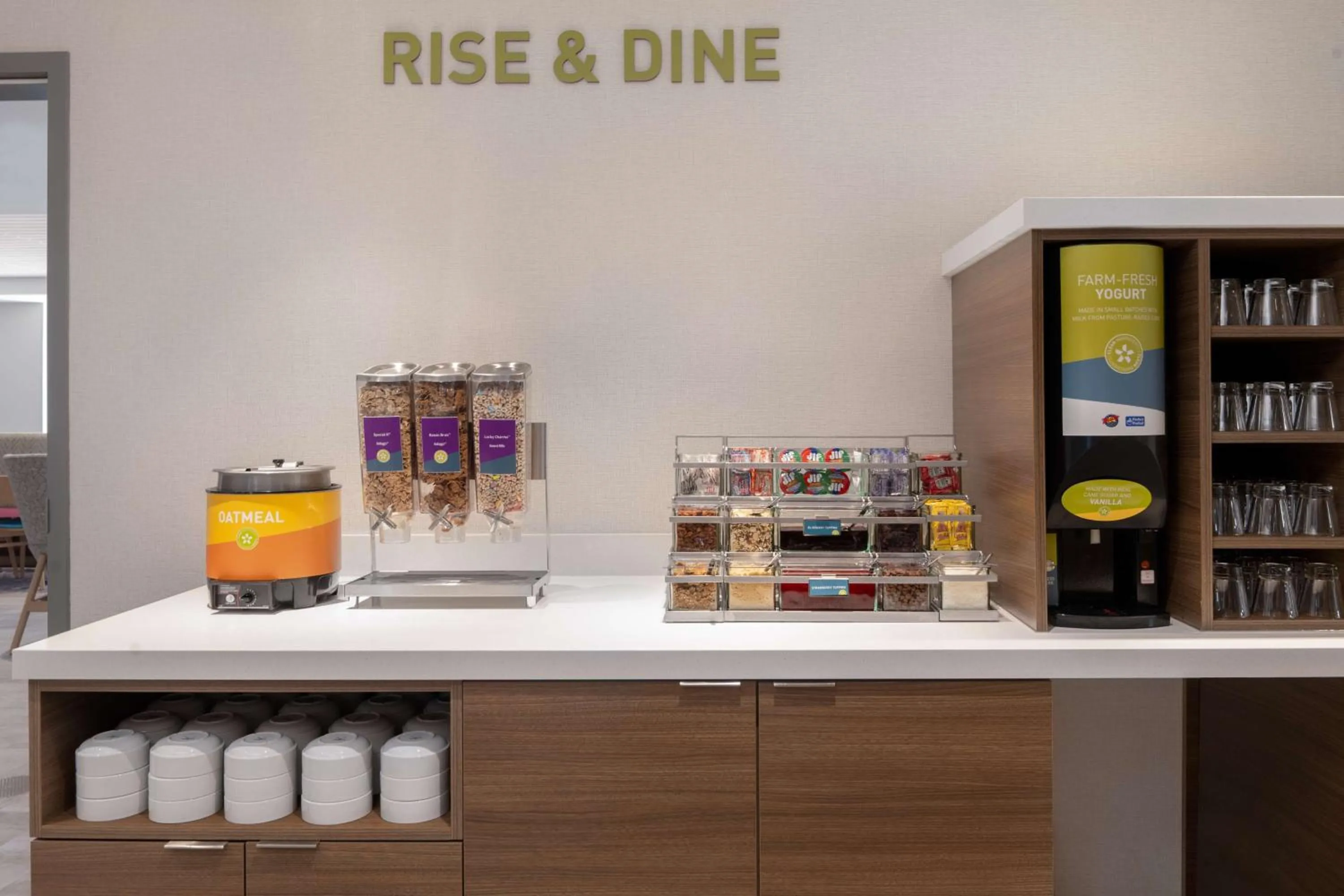 Breakfast in Home2 Suites By Hilton Sheboygan