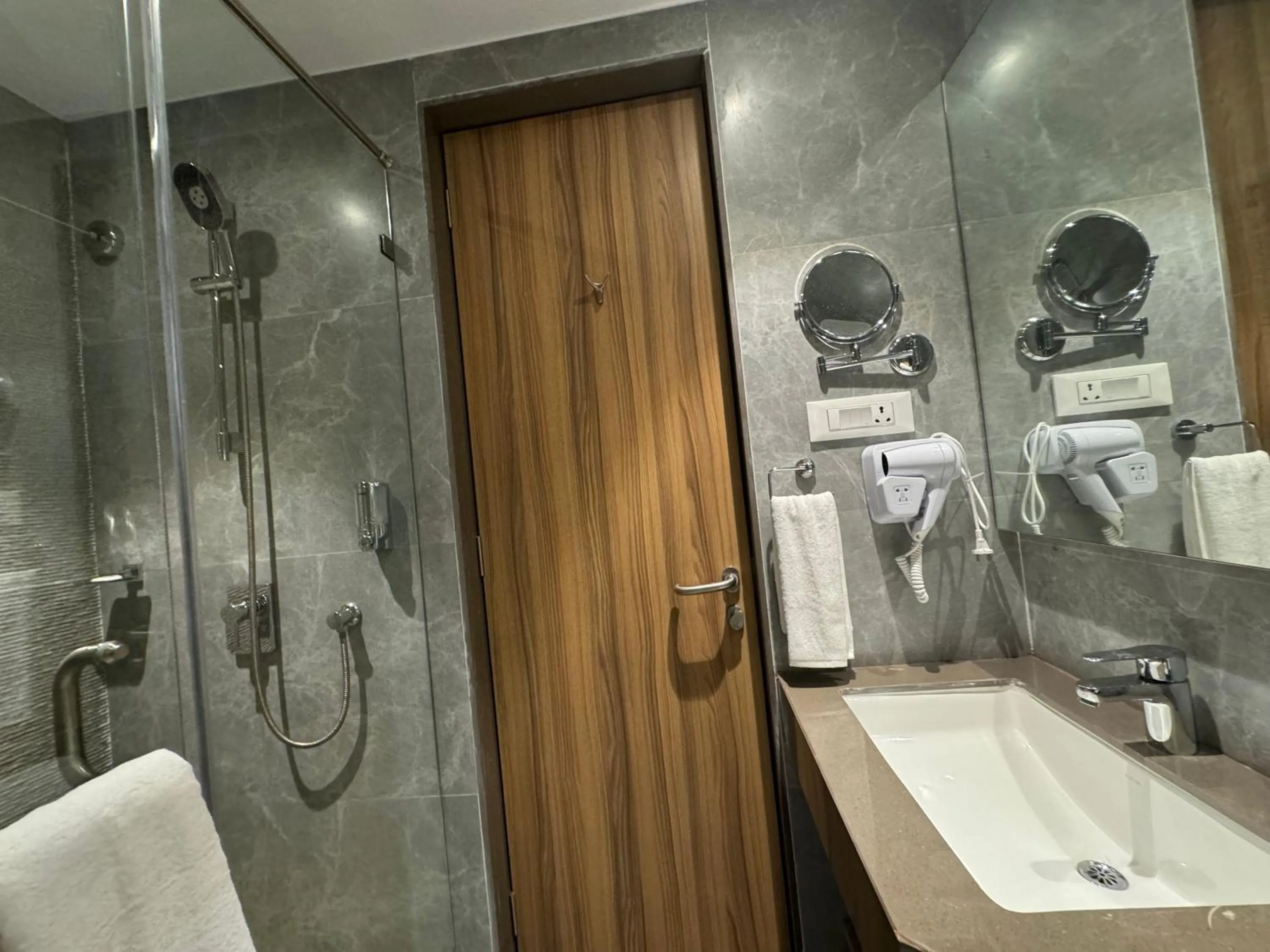 Bathroom in Hotel Mumbai House Mindspace Malad