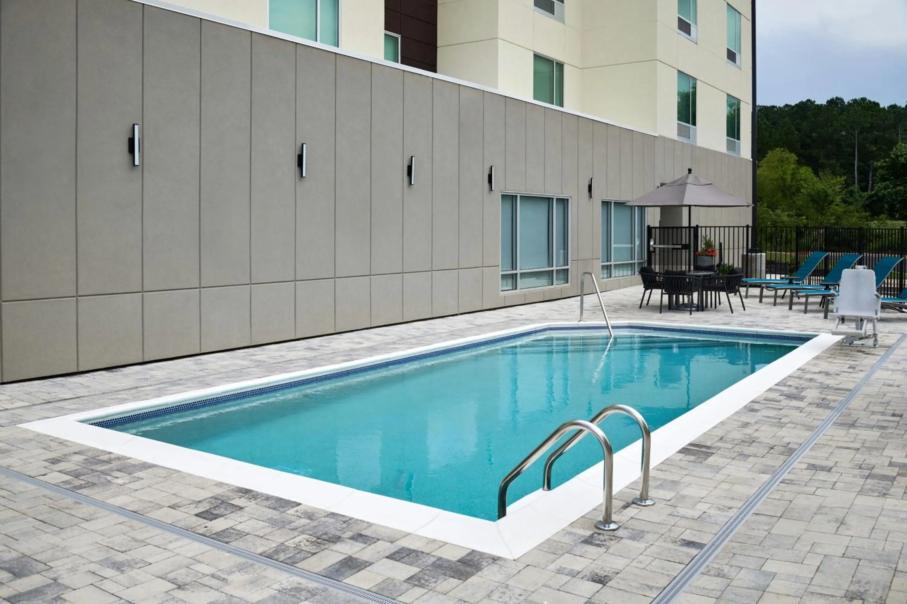Swimming pool in TownePlace Suites by Marriott Calhoun
