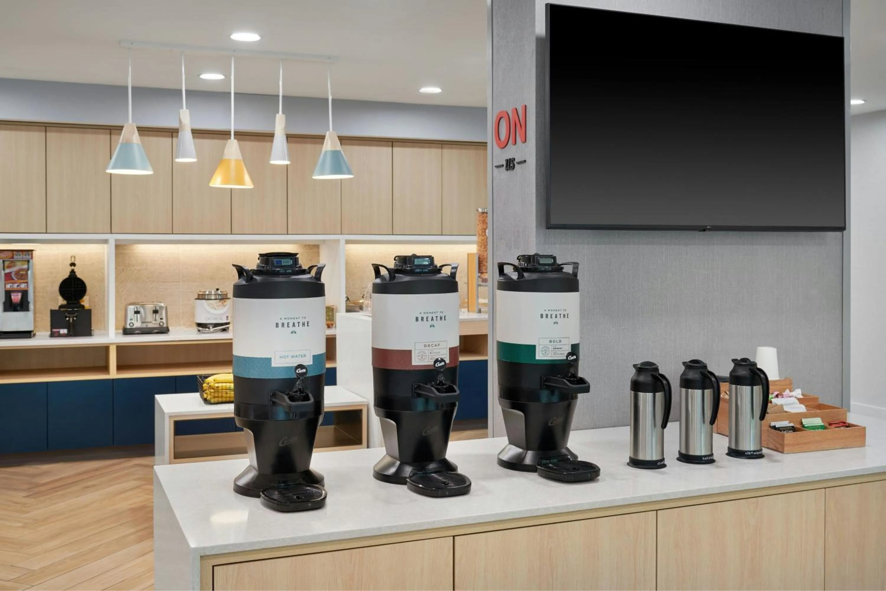 Restaurant/places to eat in TownePlace Suites by Marriott Calhoun