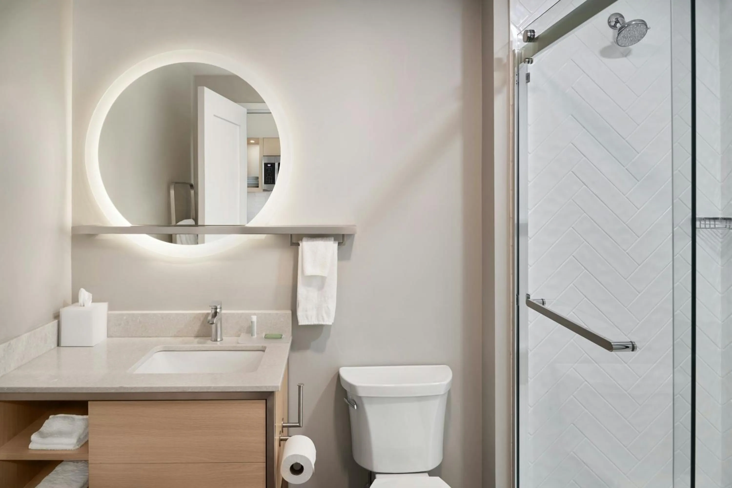 Bathroom in TownePlace Suites by Marriott Calhoun