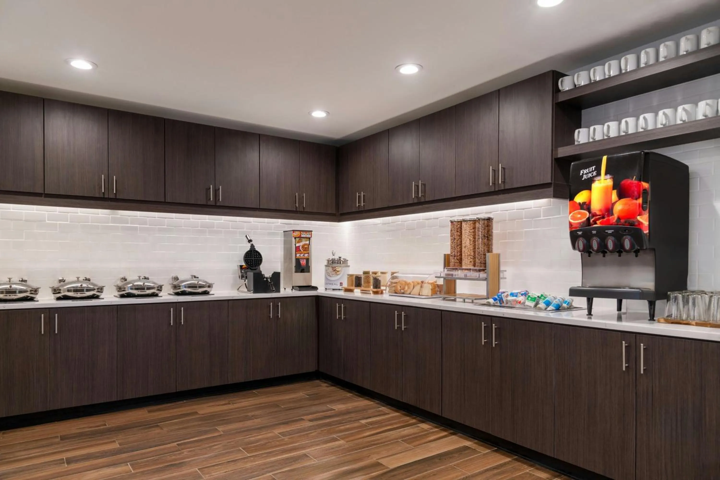 Breakfast in Residence Inn by Marriott Detroit Dearborn