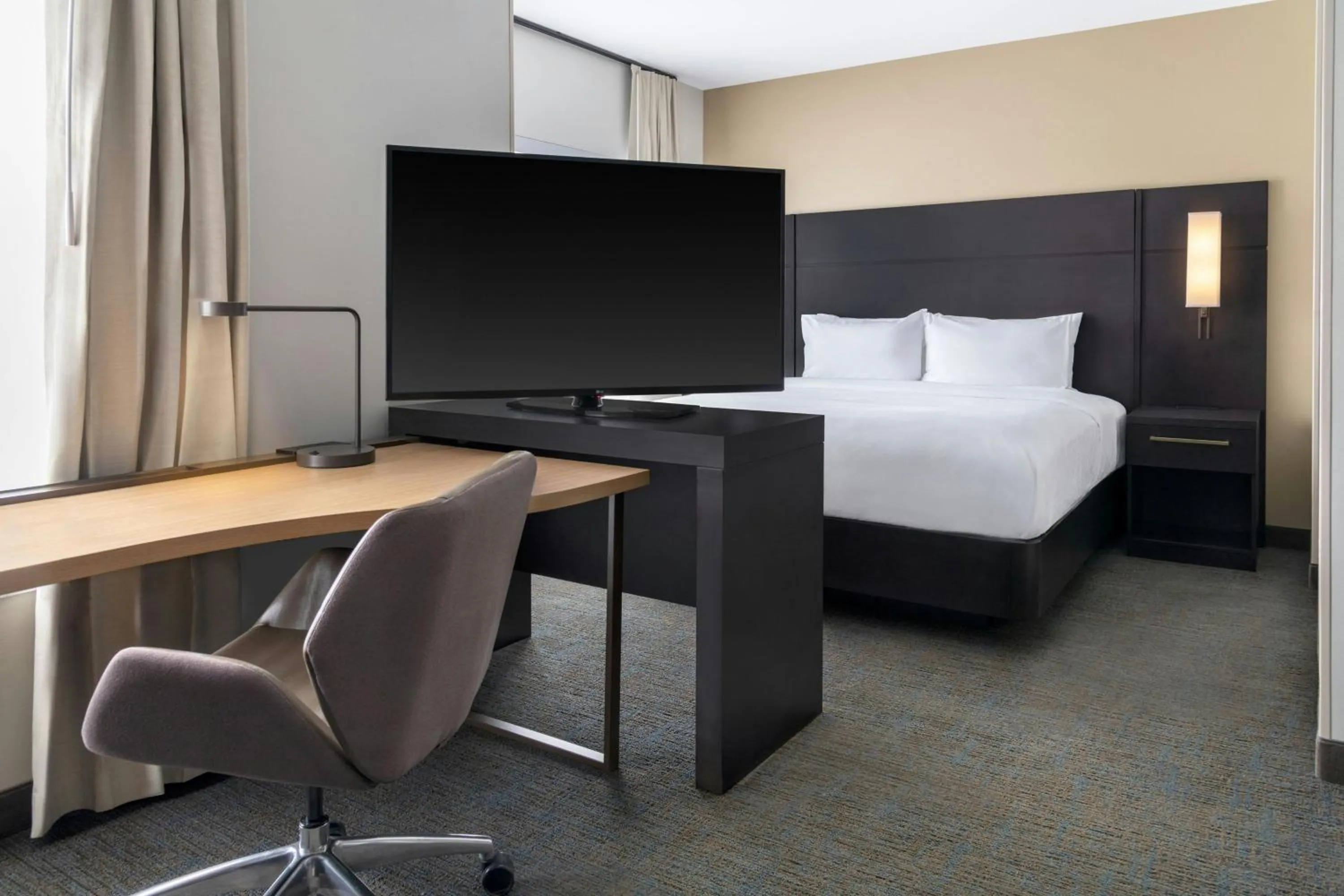 Photo of the whole room, Bed in Residence Inn by Marriott Detroit Dearborn