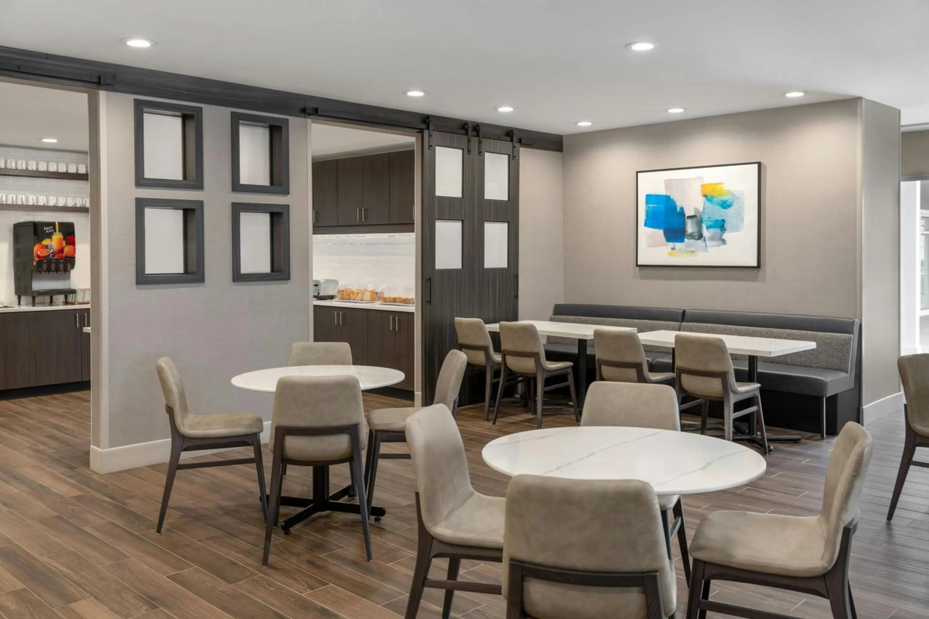 Breakfast in Residence Inn by Marriott Detroit Dearborn