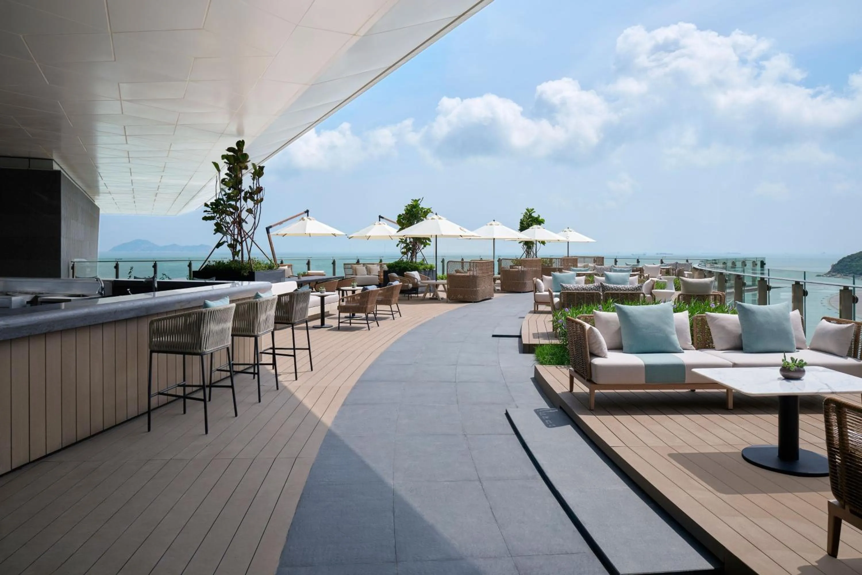 Lounge or bar in Zhuhai Dong'ao Island Marriott Resort and Spa