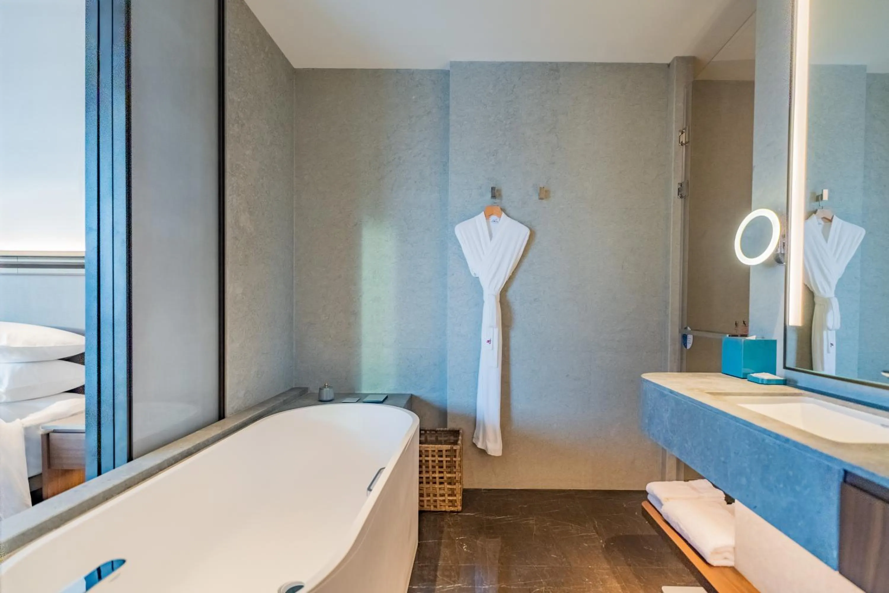 Bathroom in Zhuhai Dong'ao Island Marriott Resort and Spa