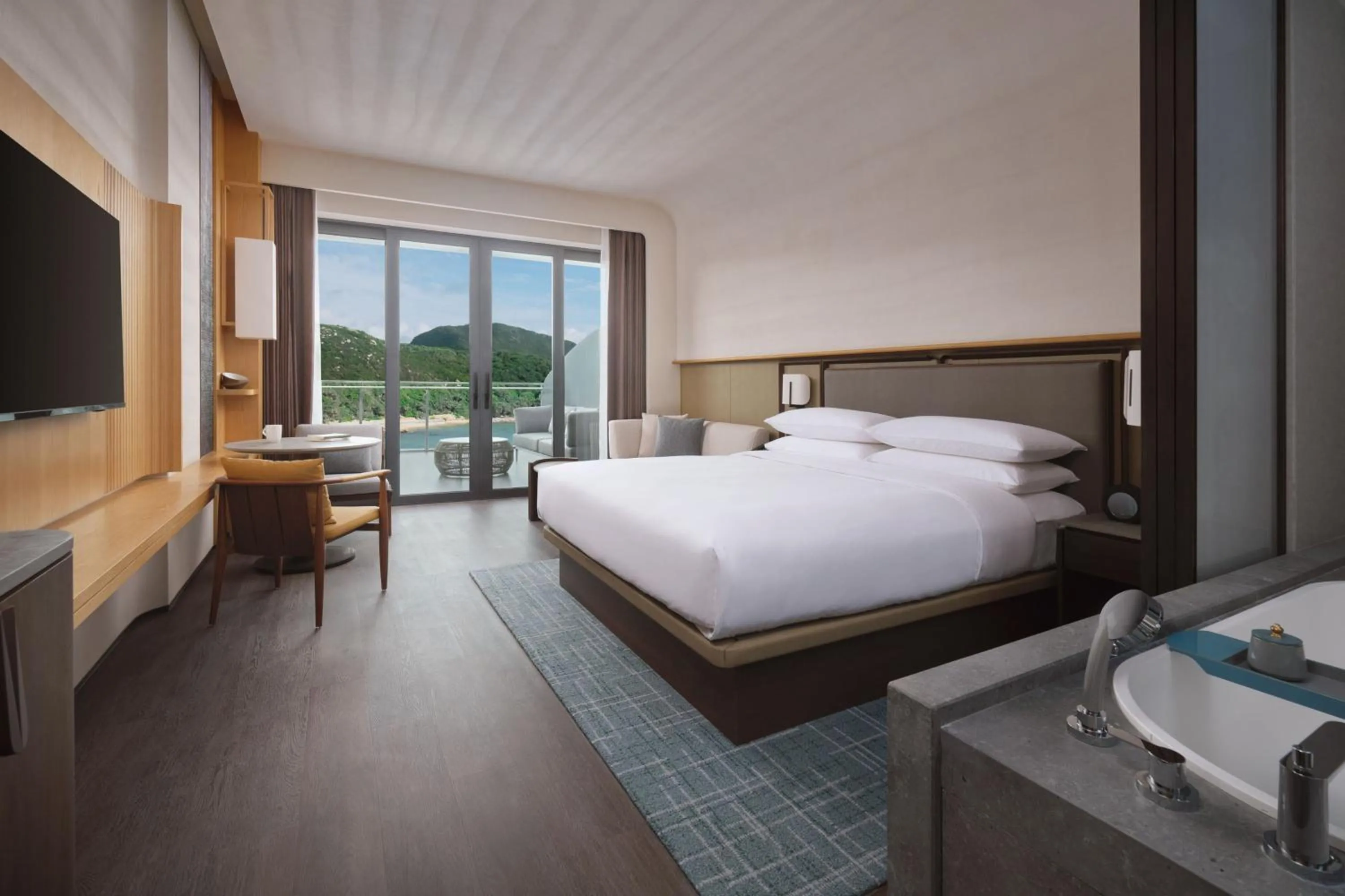 Photo of the whole room, Bed in Zhuhai Dong'ao Island Marriott Resort and Spa
