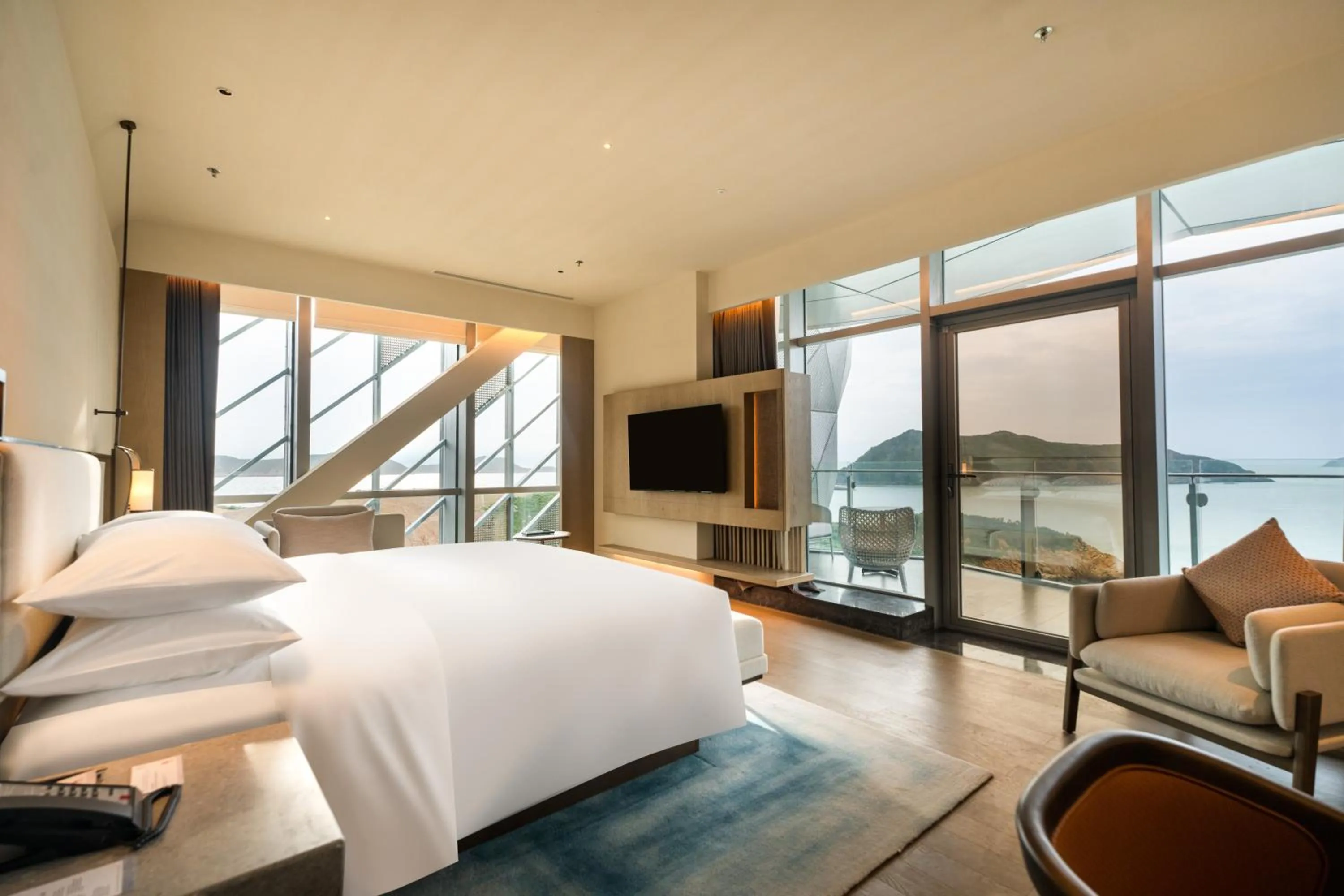 Bedroom, Bed in Zhuhai Dong'ao Island Marriott Resort and Spa